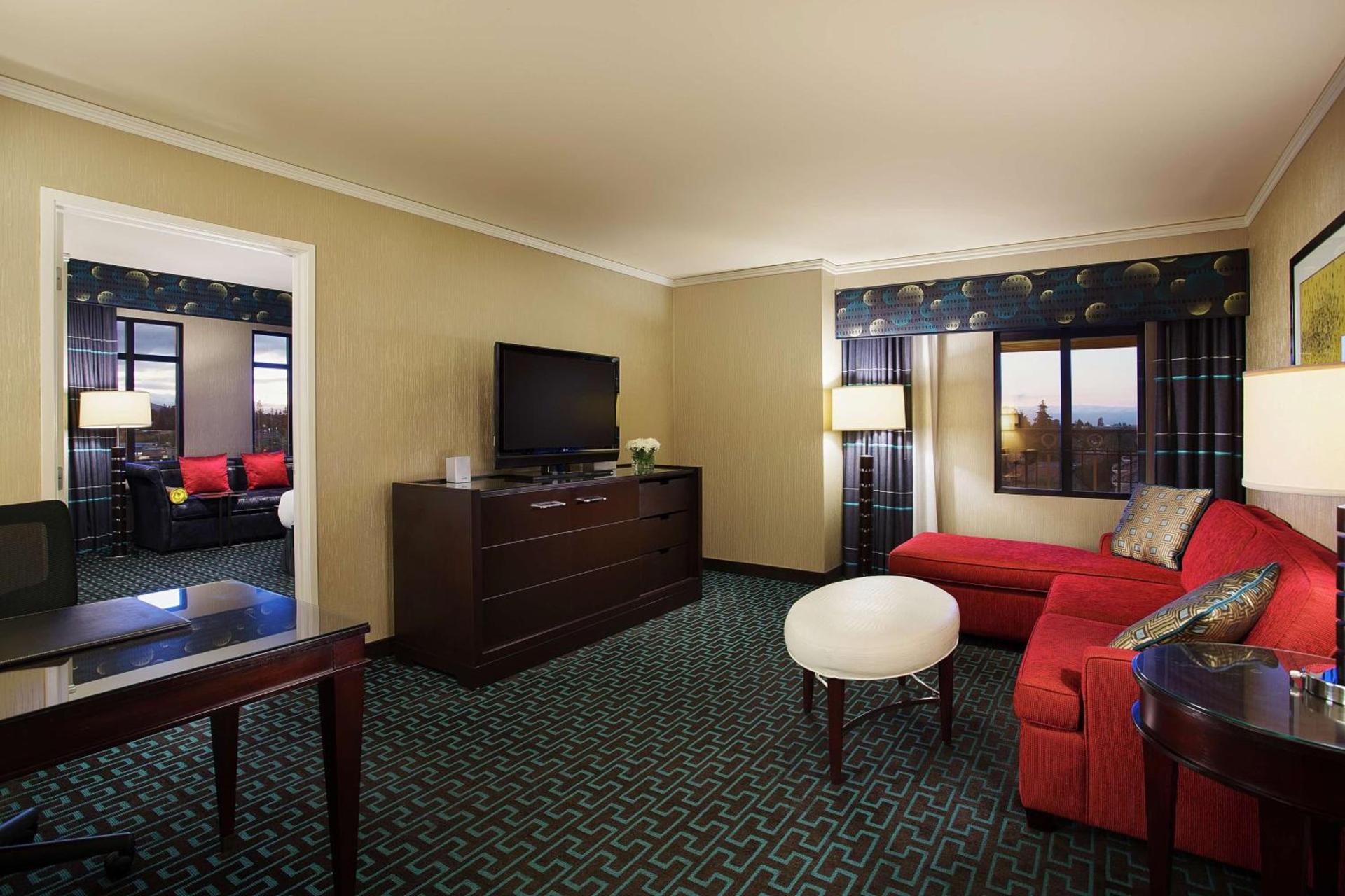Juniper Hotel Cupertino, Curio Collection by Hilton photo 10