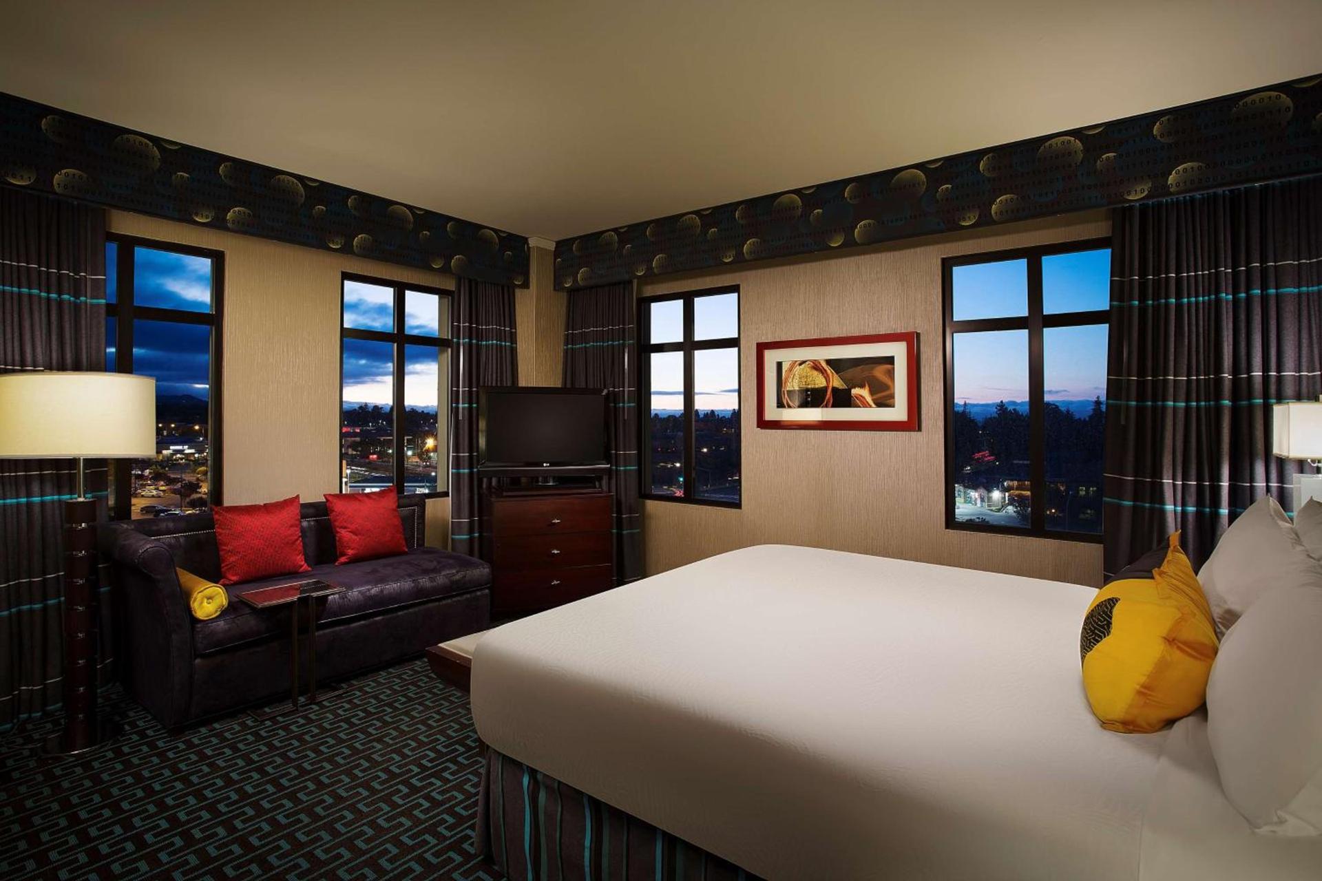 Juniper Hotel Cupertino, Curio Collection by Hilton photo 13