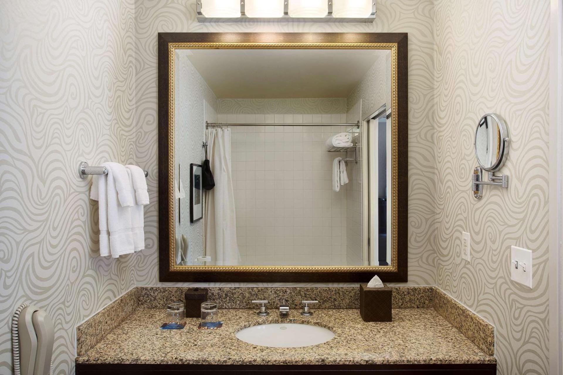 Juniper Hotel Cupertino, Curio Collection by Hilton photo 22