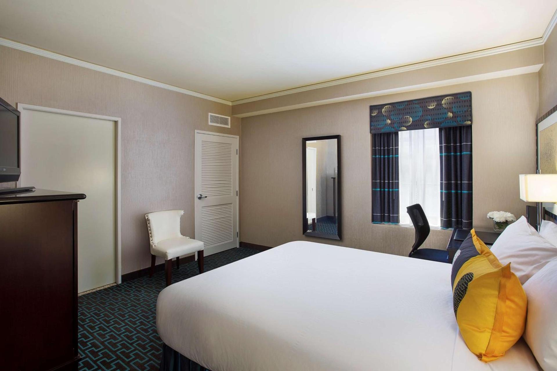Juniper Hotel Cupertino, Curio Collection by Hilton photo 23