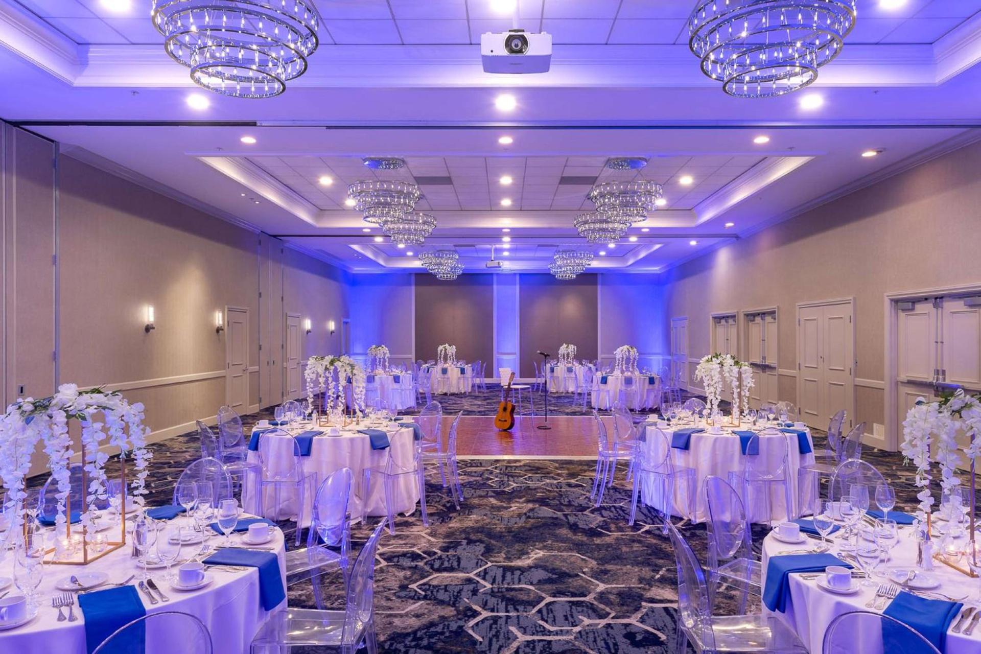 Juniper Hotel Cupertino, Curio Collection by Hilton photo 27