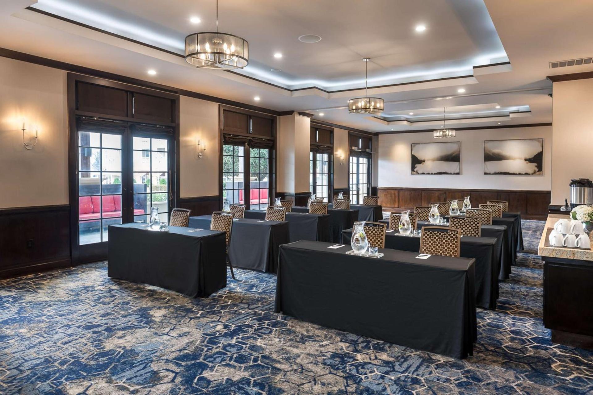 Juniper Hotel Cupertino, Curio Collection by Hilton photo 28
