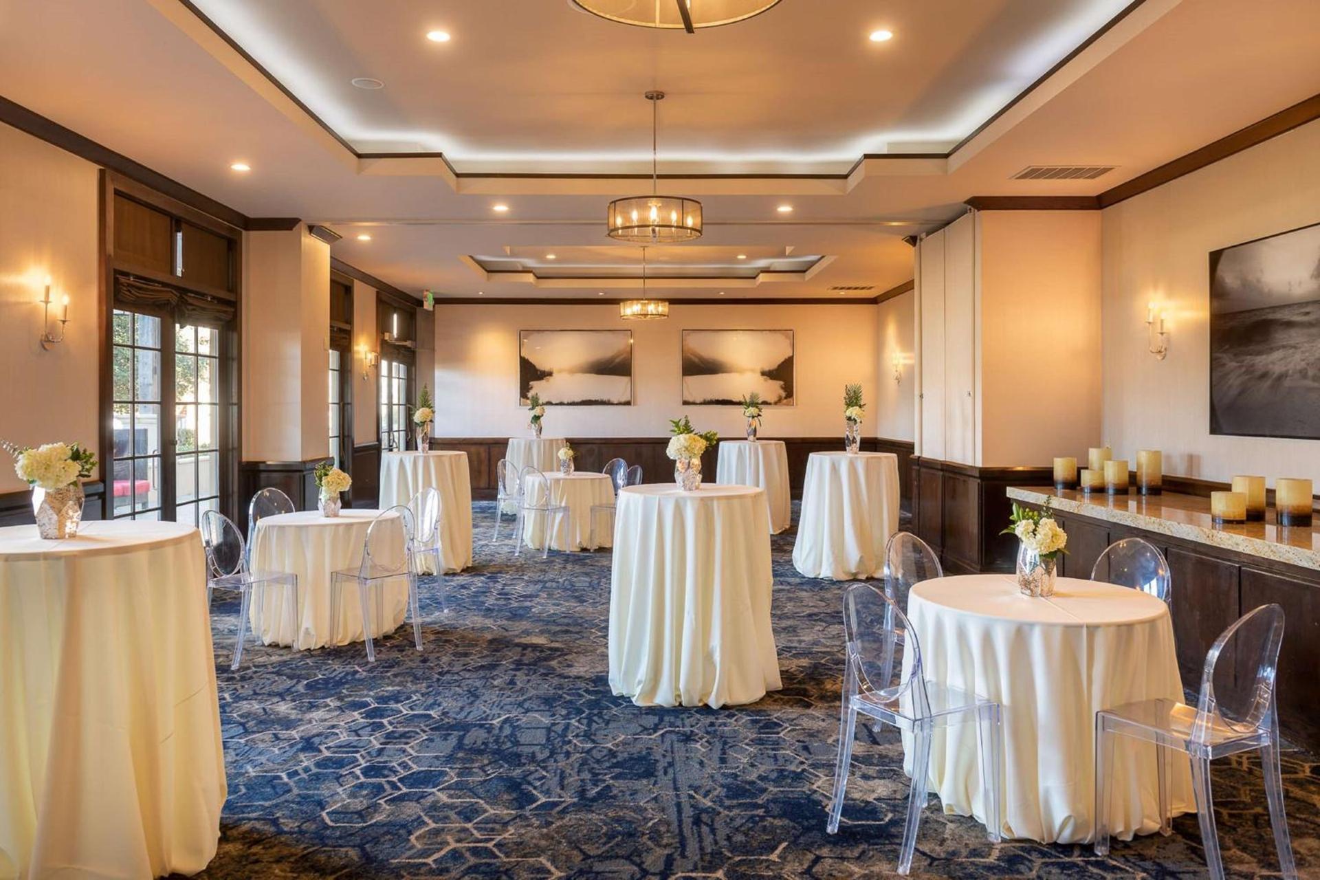 Juniper Hotel Cupertino, Curio Collection by Hilton photo 30