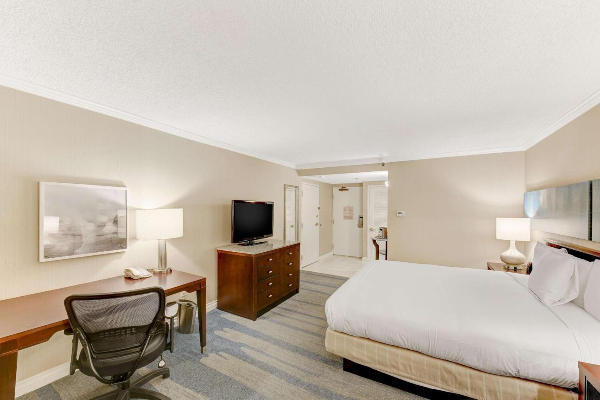 Hilton Irvine/Orange County Airport photo 22