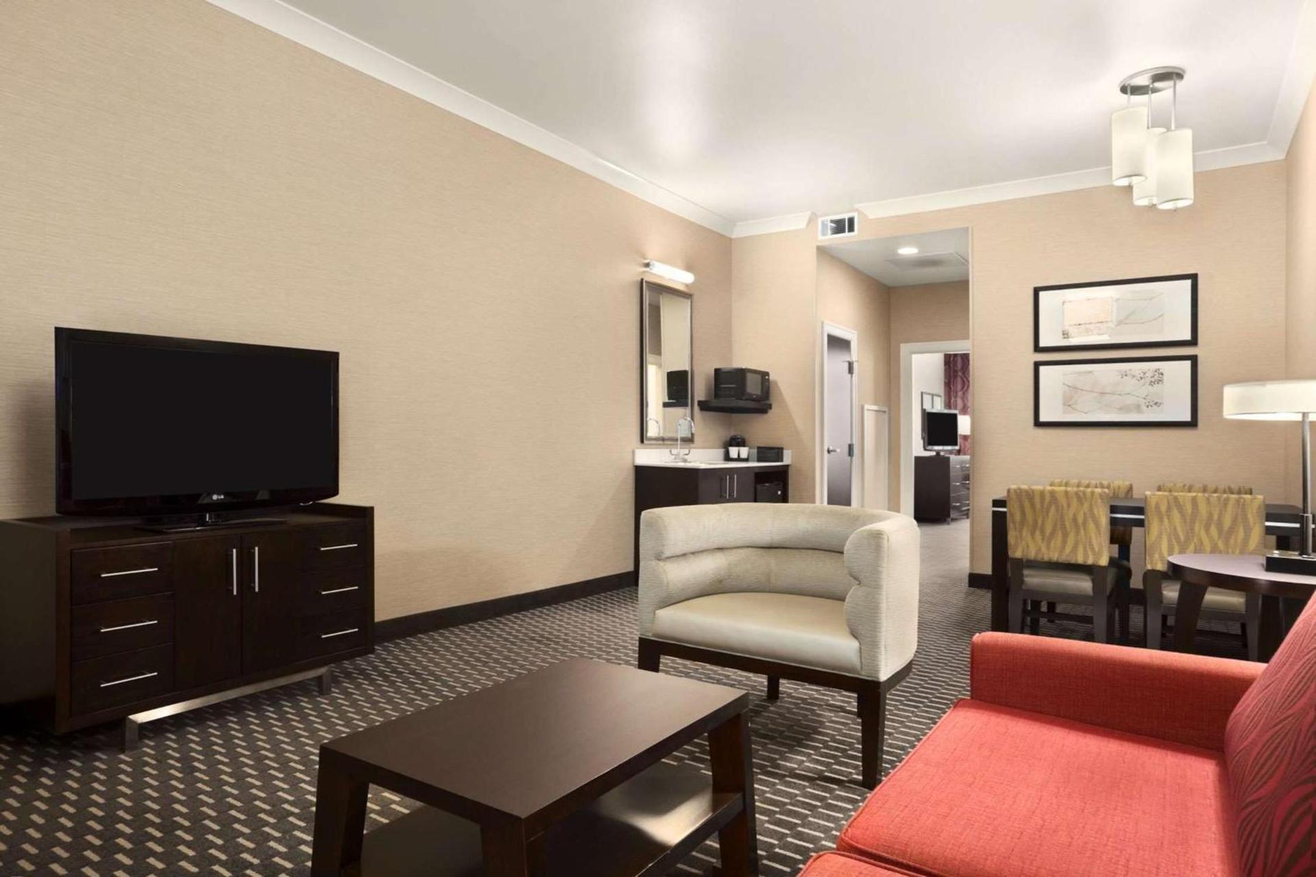 Embassy Suites Saint Louis - Downtown photo 17