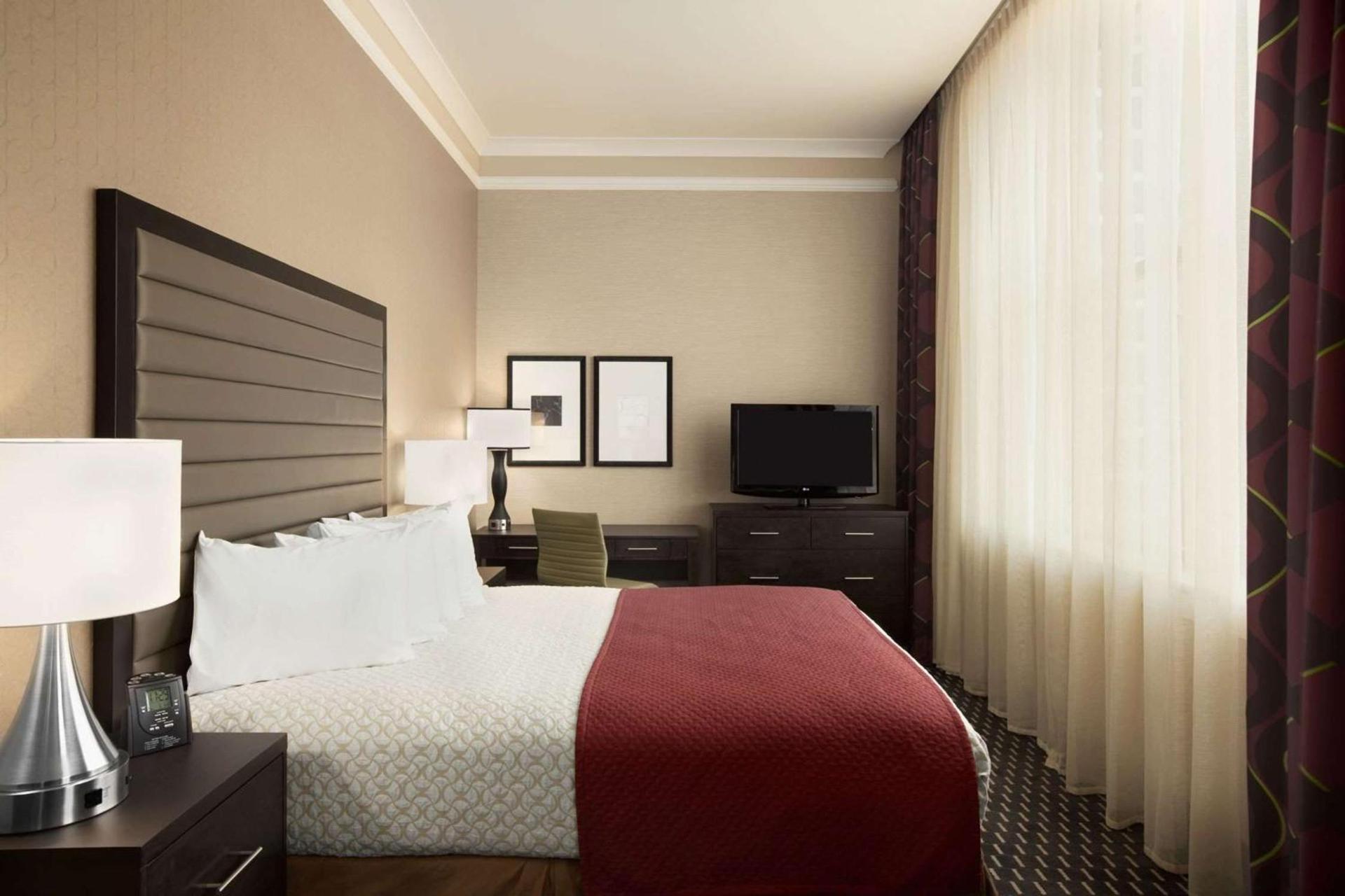 Embassy Suites Saint Louis - Downtown photo 21