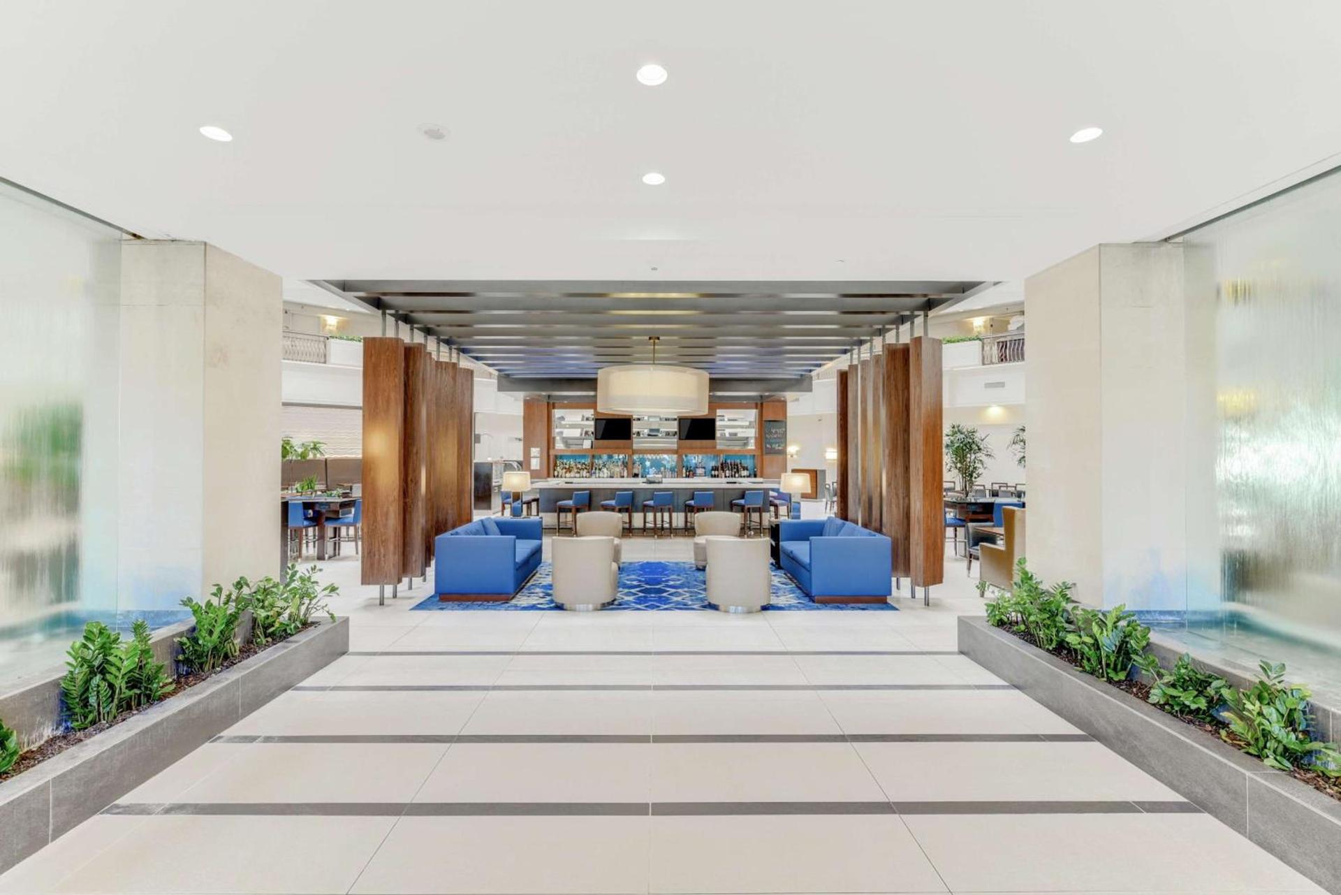 Embassy Suites by Hilton Anaheim-Orange photo 4