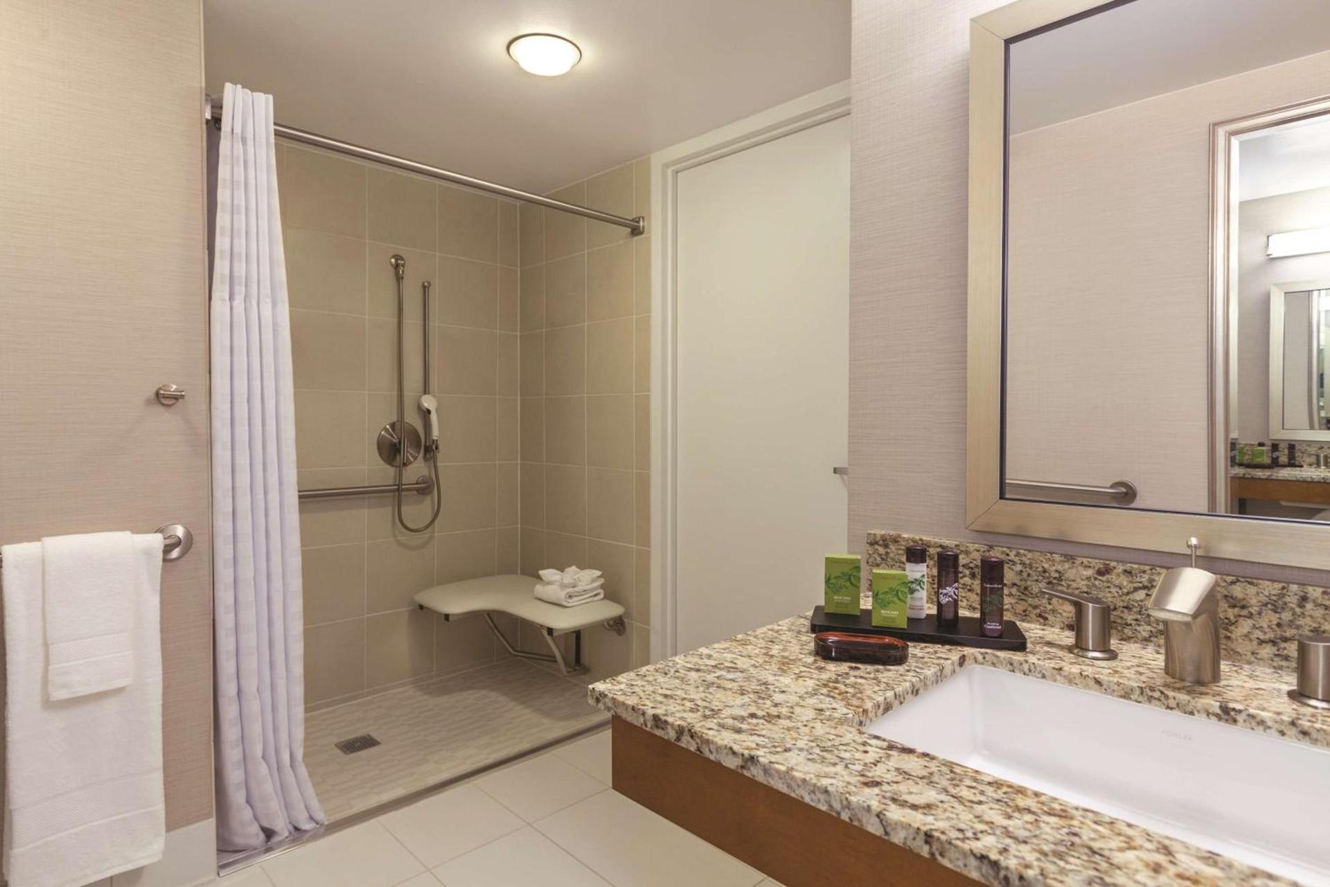 Embassy Suites by Hilton Anaheim-Orange photo 20
