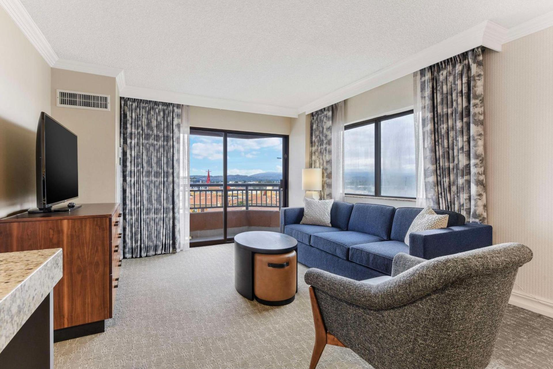 Embassy Suites by Hilton Anaheim-Orange photo 27