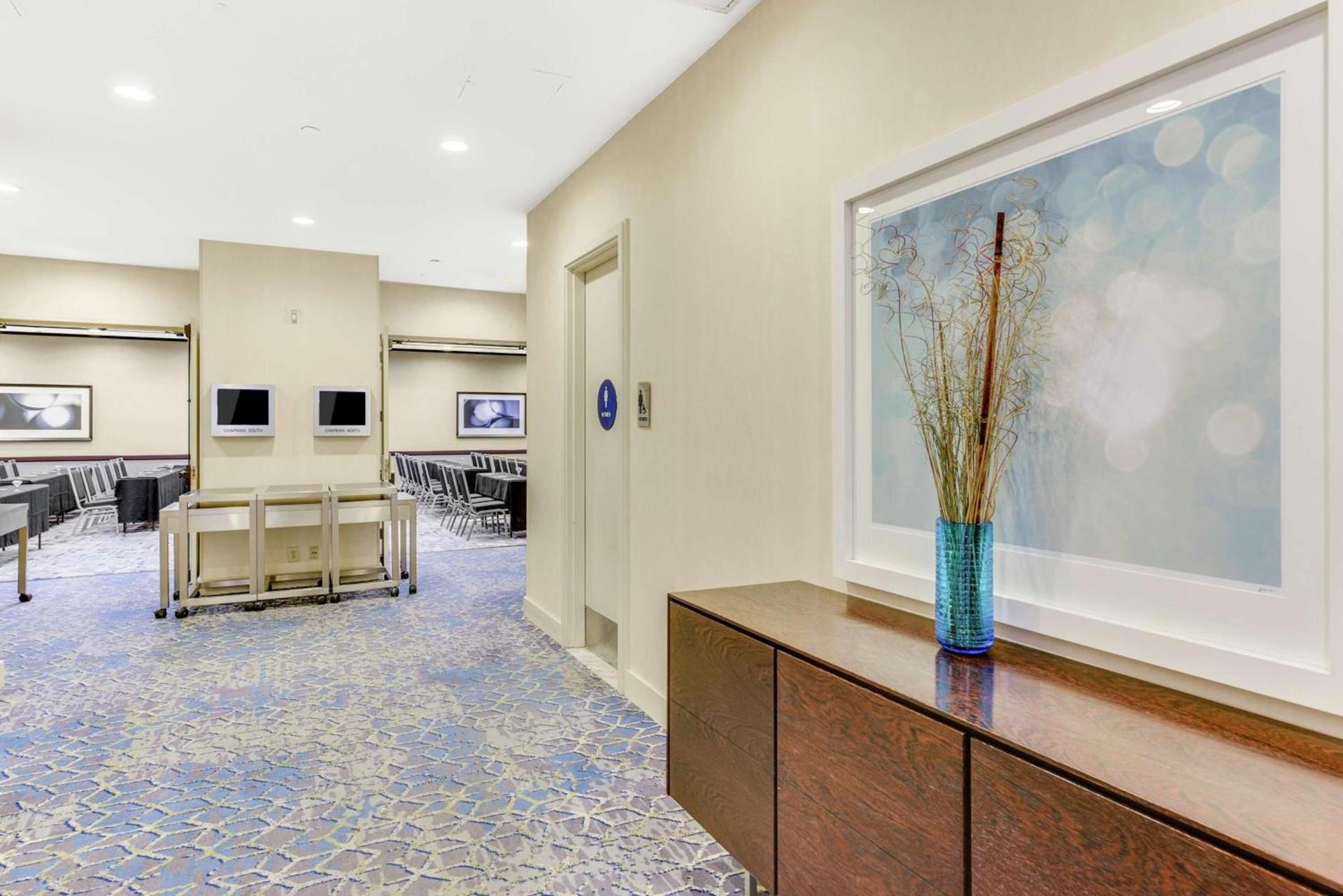 Embassy Suites by Hilton Anaheim-Orange photo 36