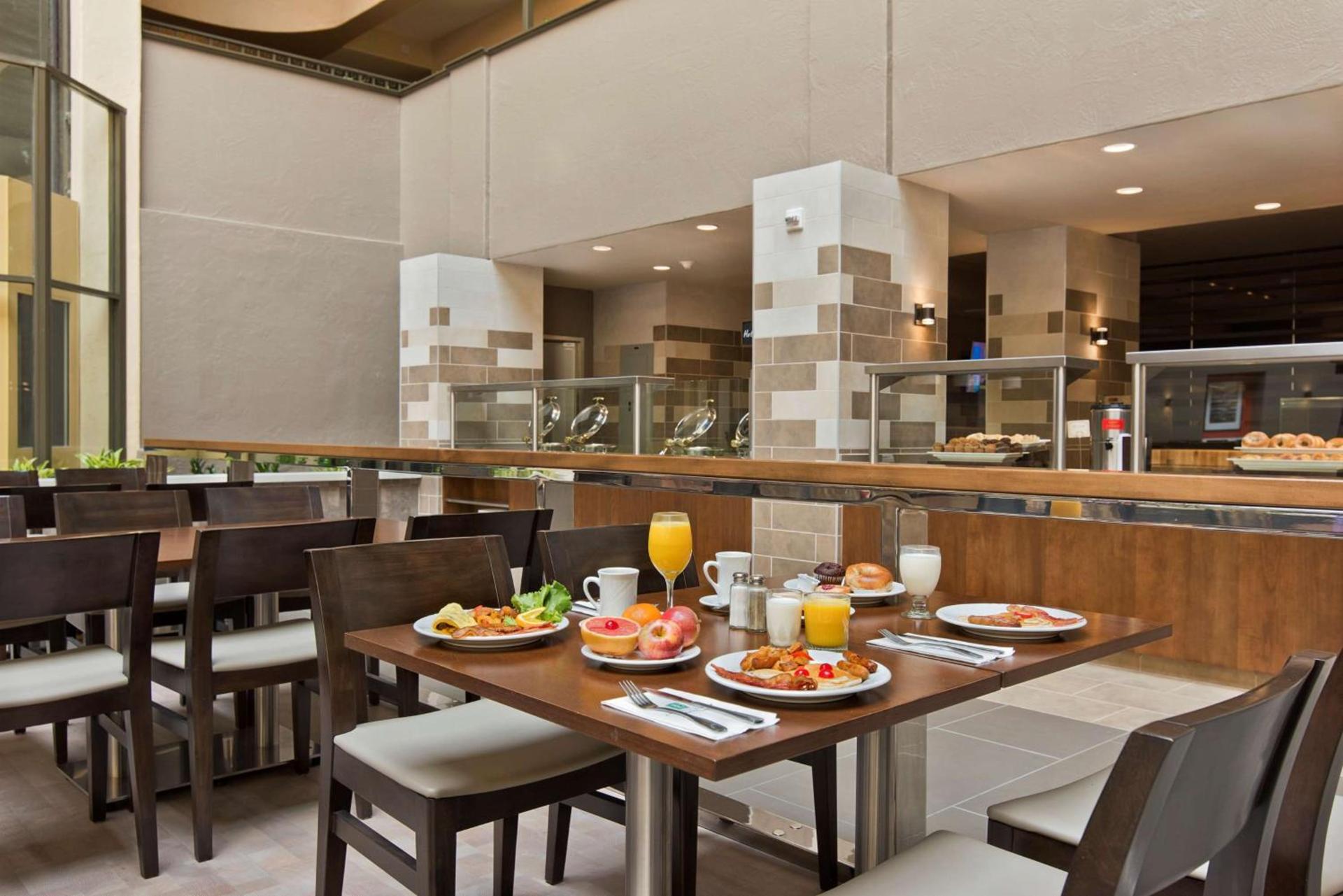 Embassy Suites by Hilton Los Angeles Downey photo 12