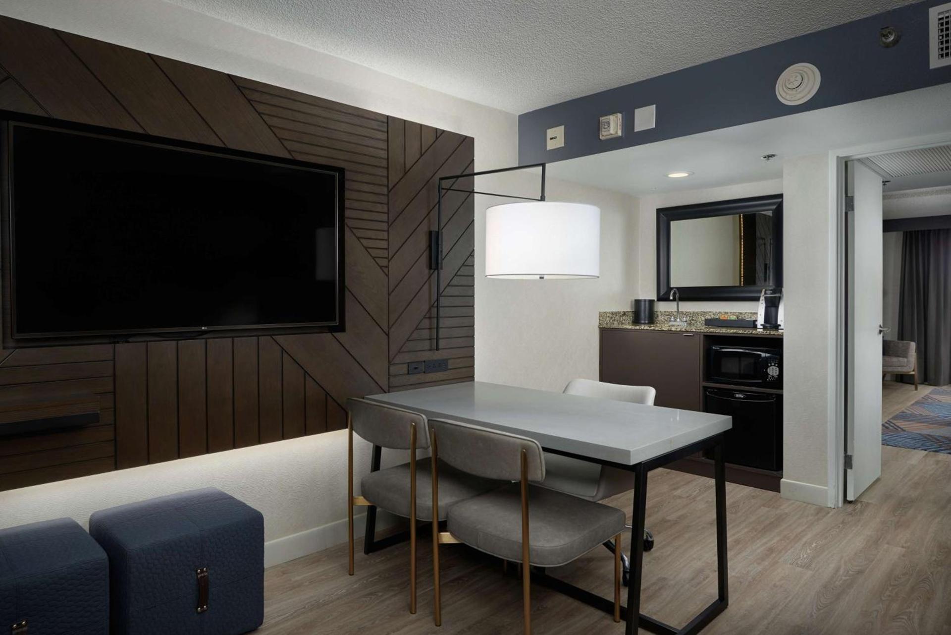 Embassy Suites by Hilton Los Angeles Downey photo 45