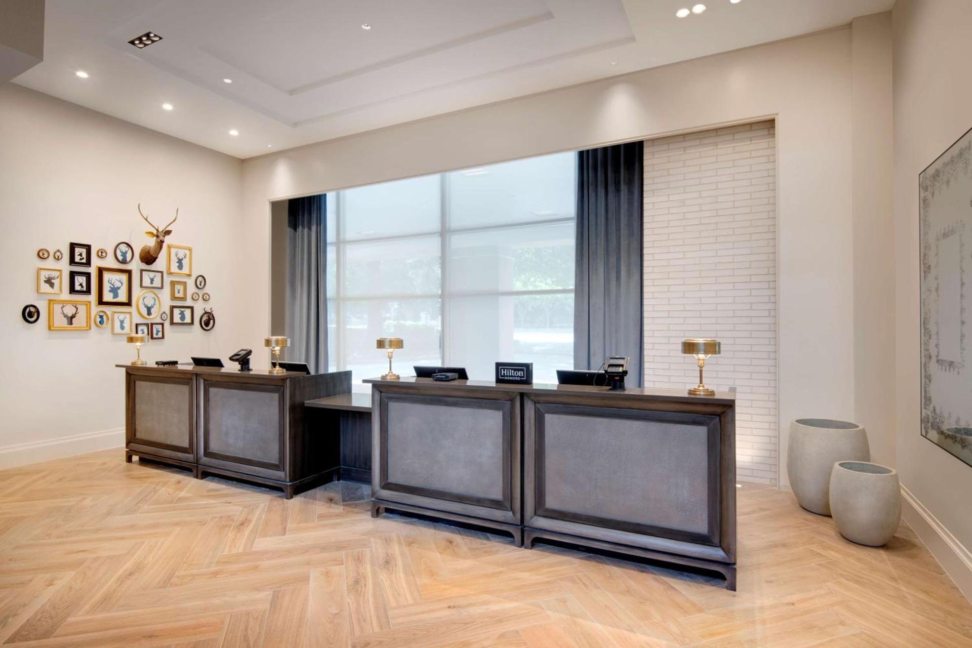 Embassy Suites by Hilton Atlanta Buckhead photo 4