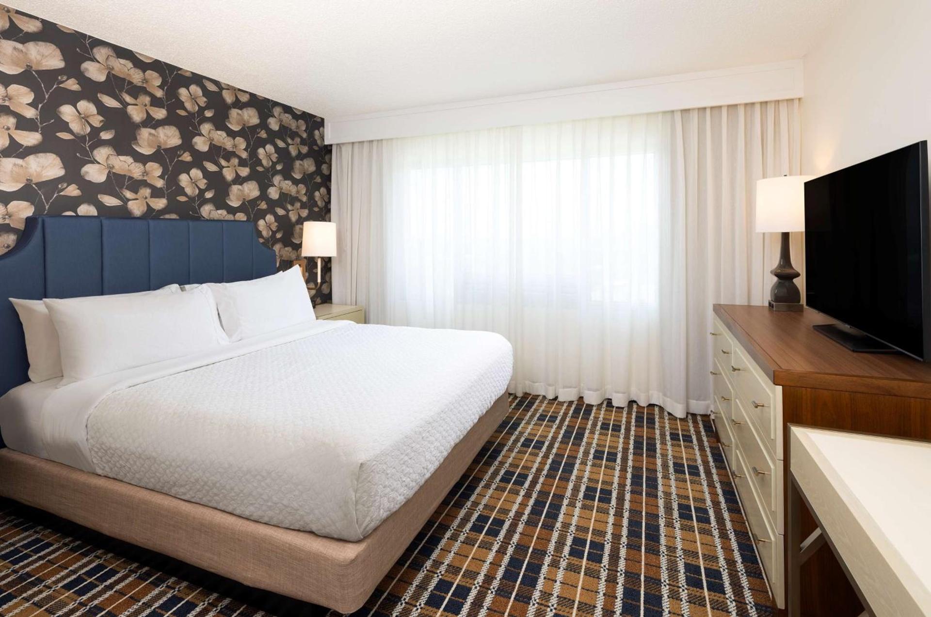 Embassy Suites by Hilton Atlanta Buckhead photo 18