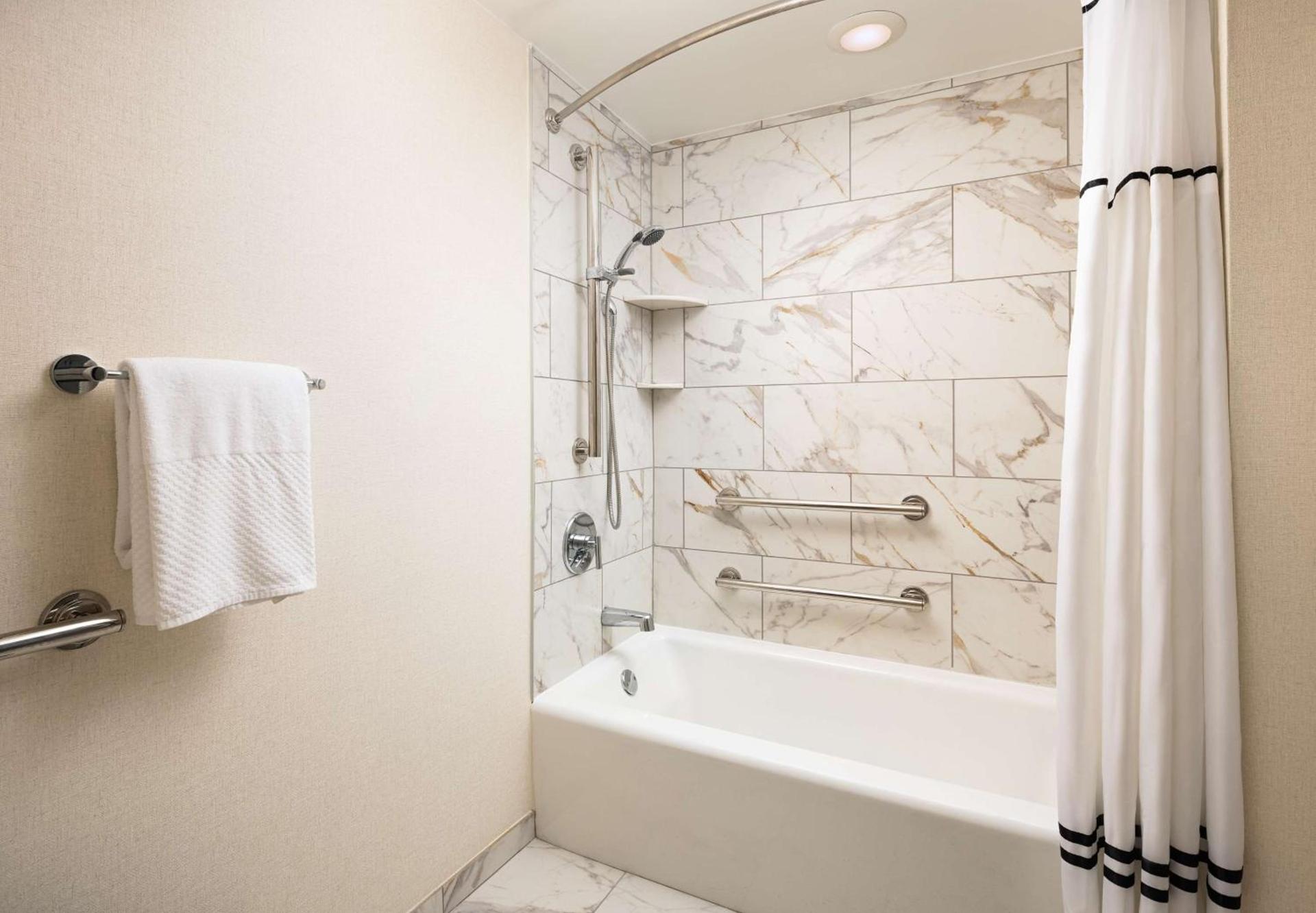Embassy Suites by Hilton Atlanta Buckhead photo 12