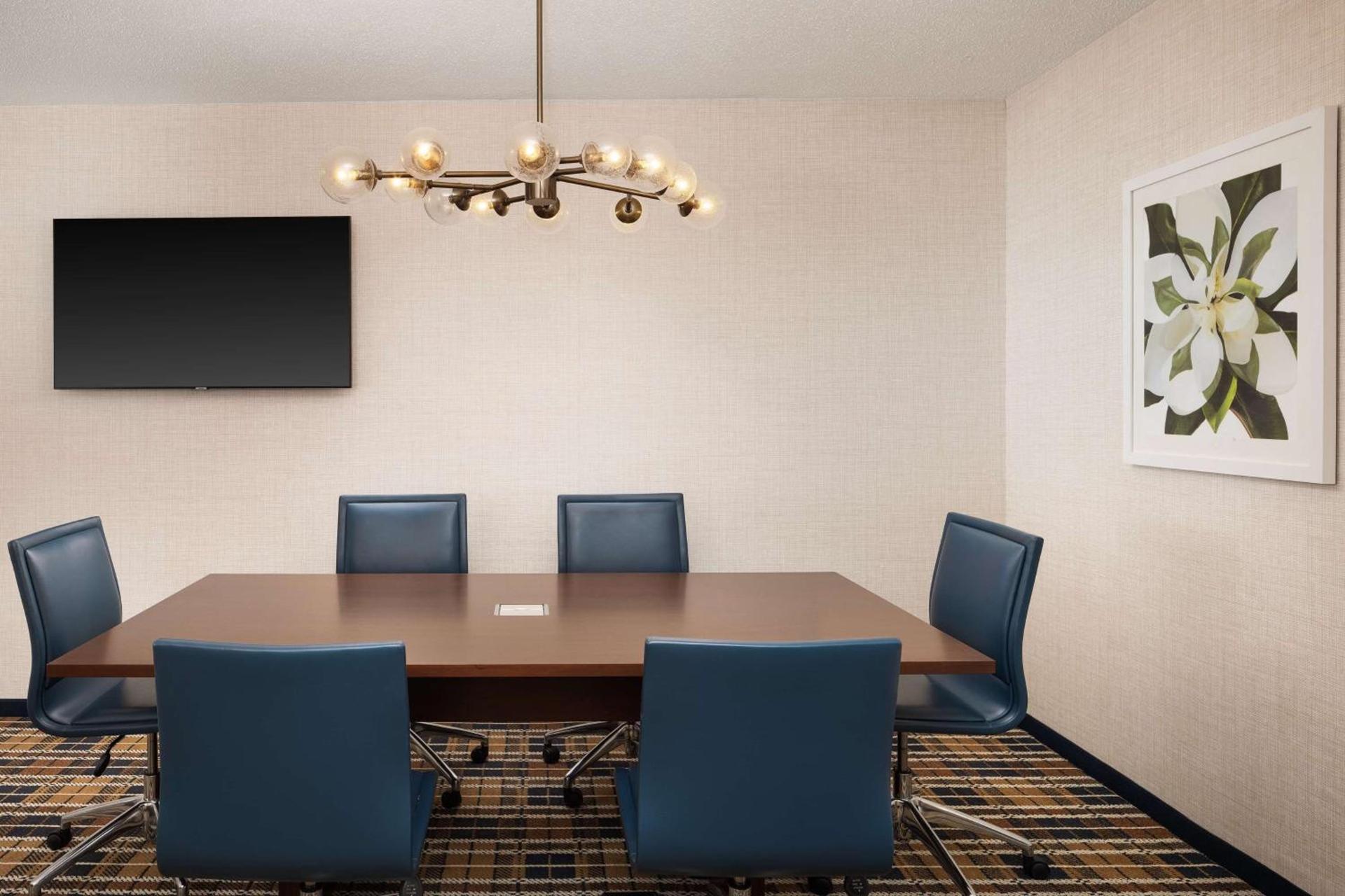 Embassy Suites by Hilton Atlanta Buckhead photo 41