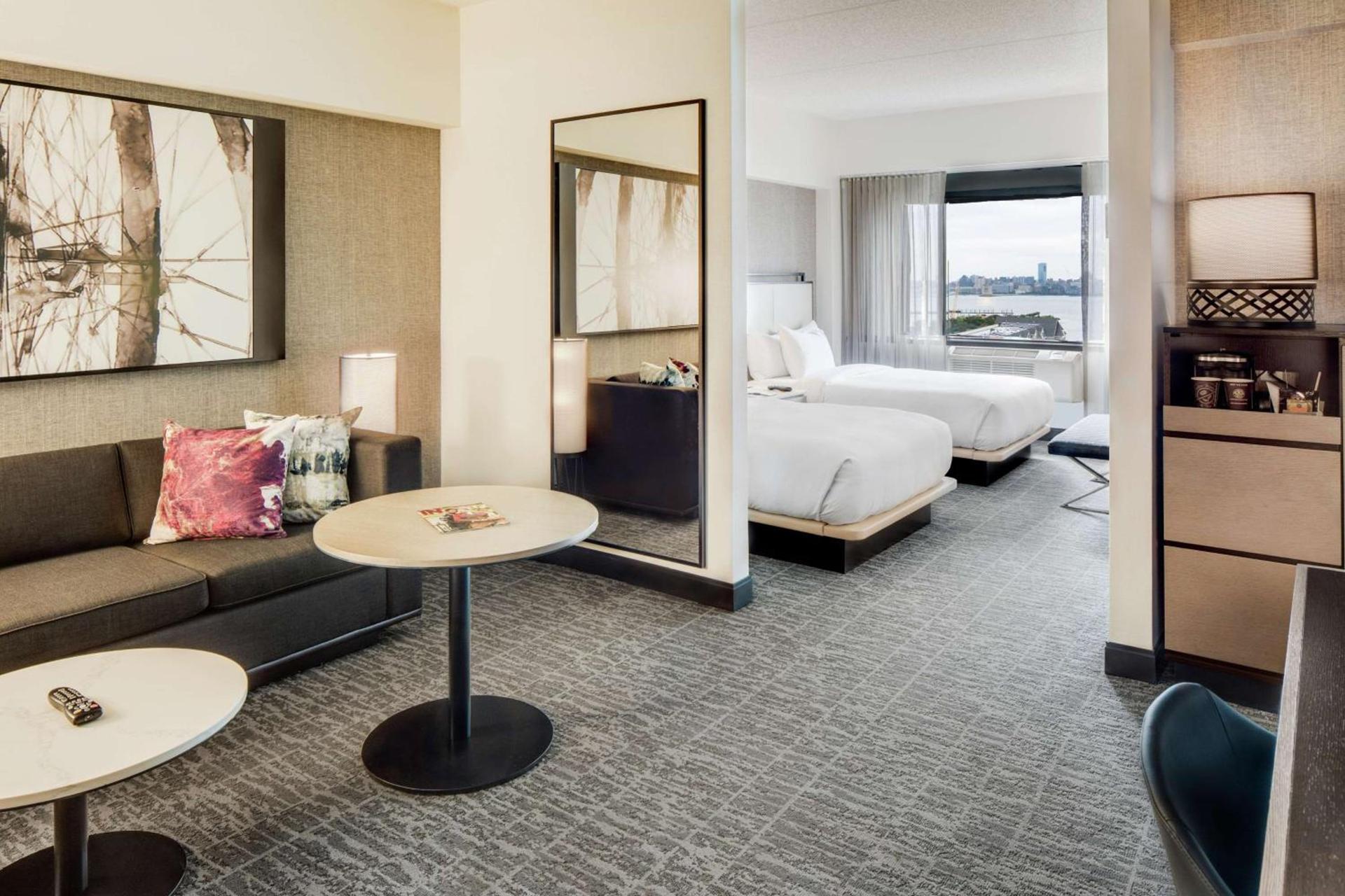 DoubleTree by Hilton Hotel & Suites Jersey City photo 9