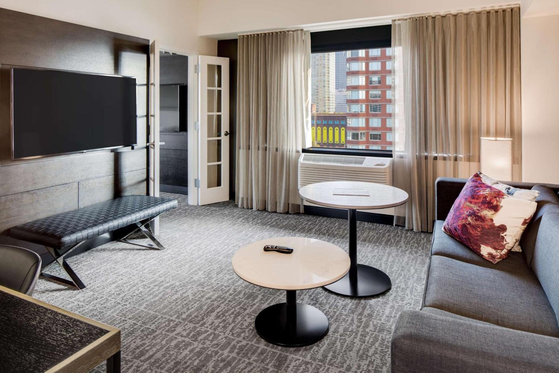 DoubleTree by Hilton Hotel & Suites Jersey City photo 10