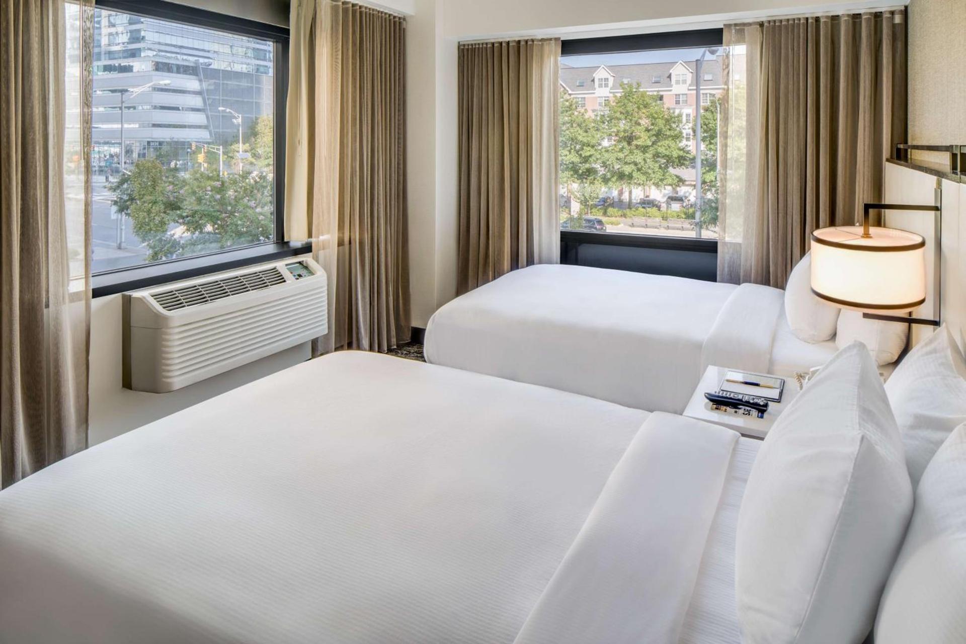 DoubleTree by Hilton Hotel & Suites Jersey City photo 21