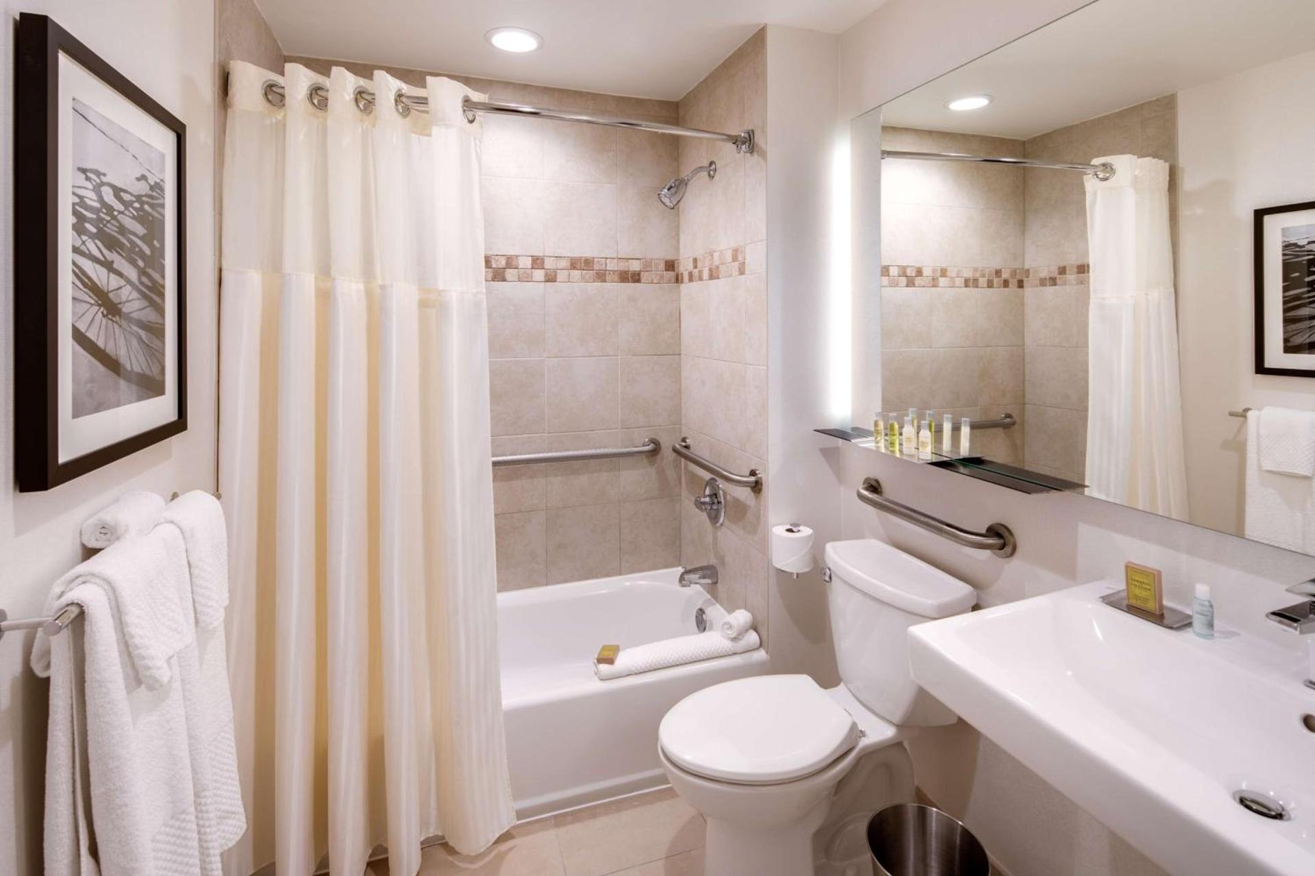 DoubleTree by Hilton Hotel & Suites Jersey City photo 23