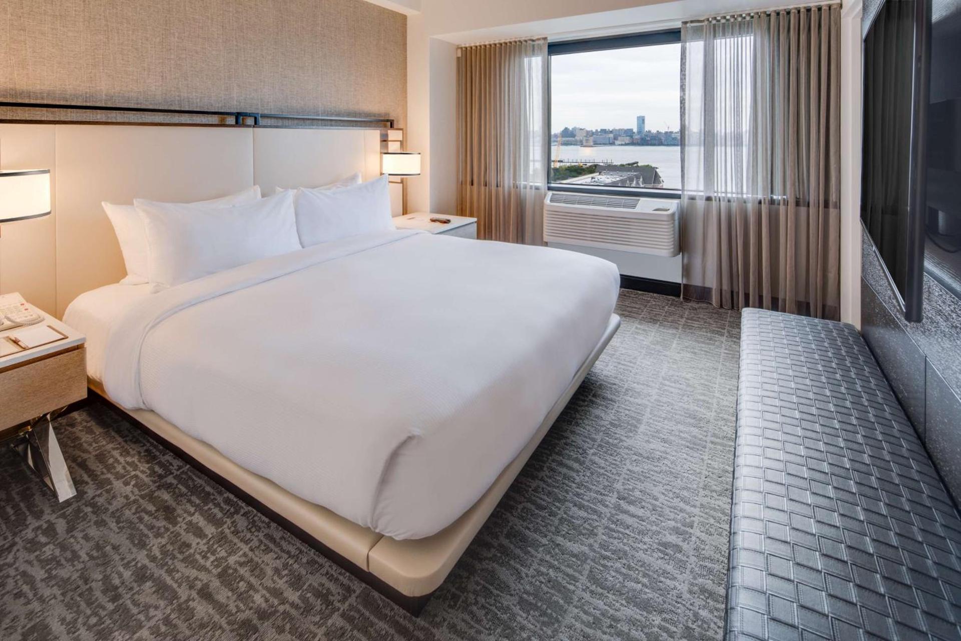 DoubleTree by Hilton Hotel & Suites Jersey City photo 24