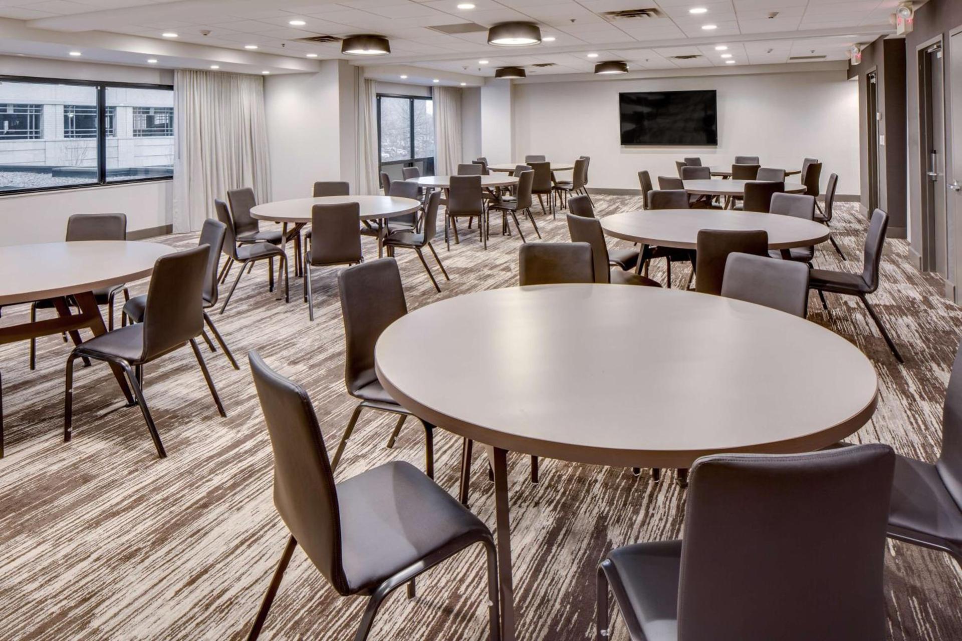 DoubleTree by Hilton Hotel & Suites Jersey City photo 30