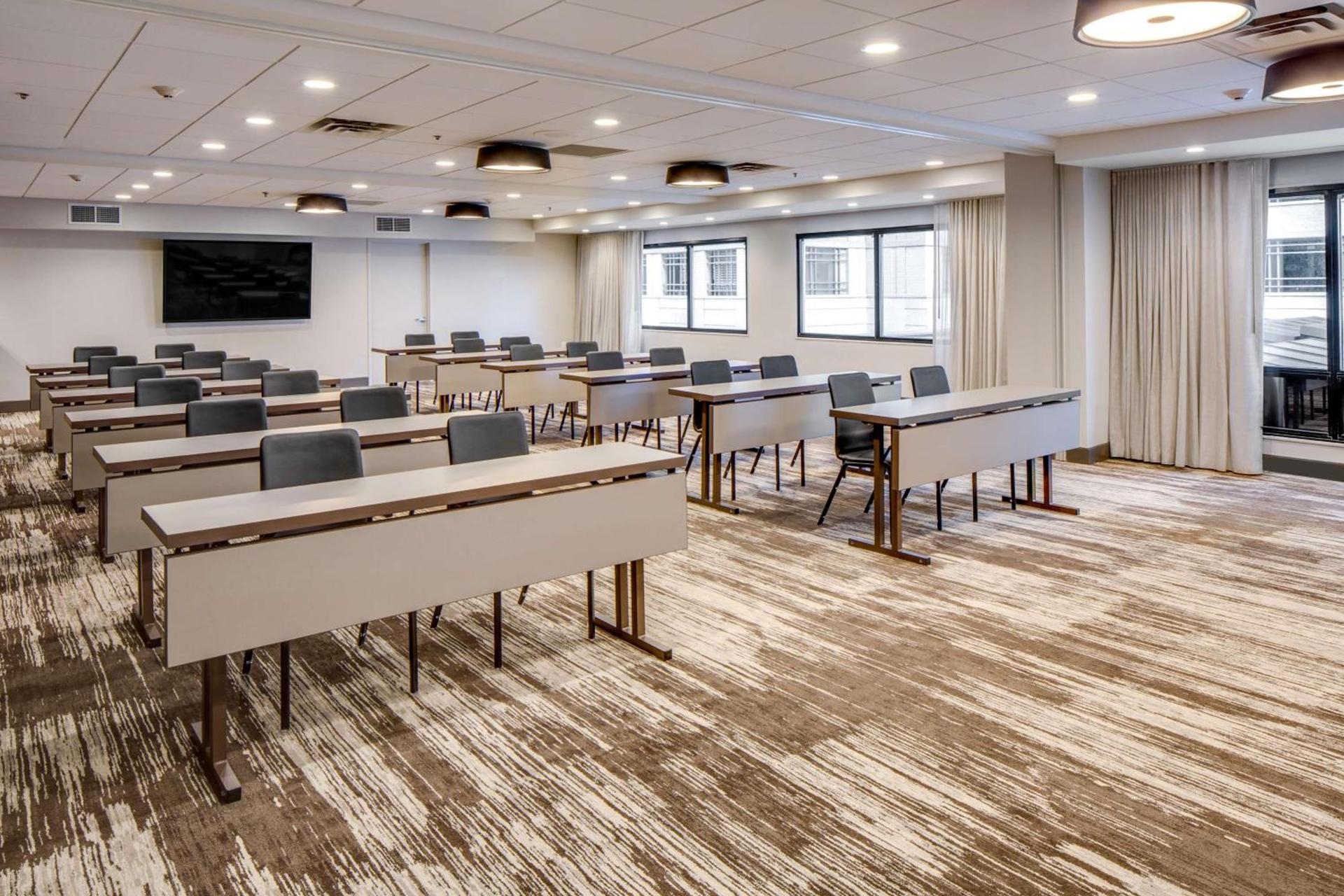 DoubleTree by Hilton Hotel & Suites Jersey City photo 33