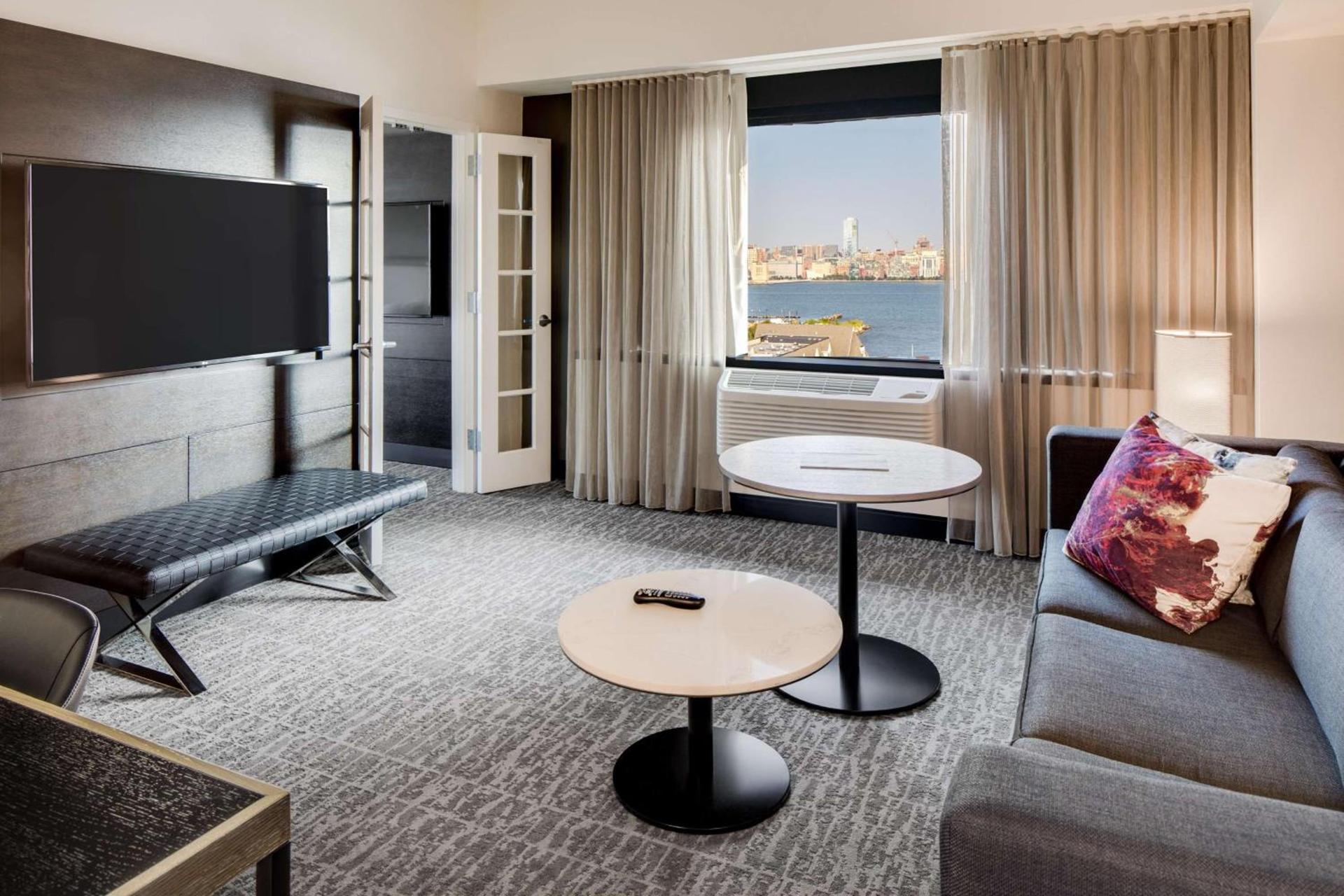 DoubleTree by Hilton Hotel & Suites Jersey City photo 35
