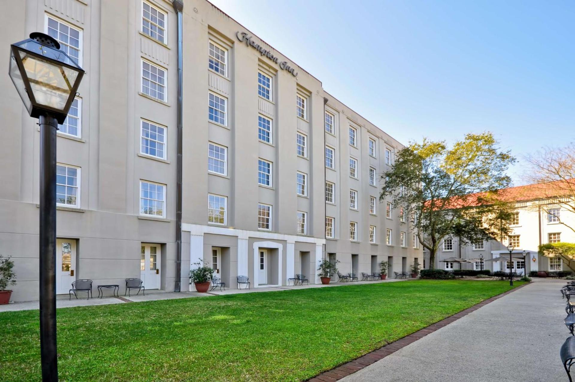 Hampton Inn Charleston-Historic District photo 1