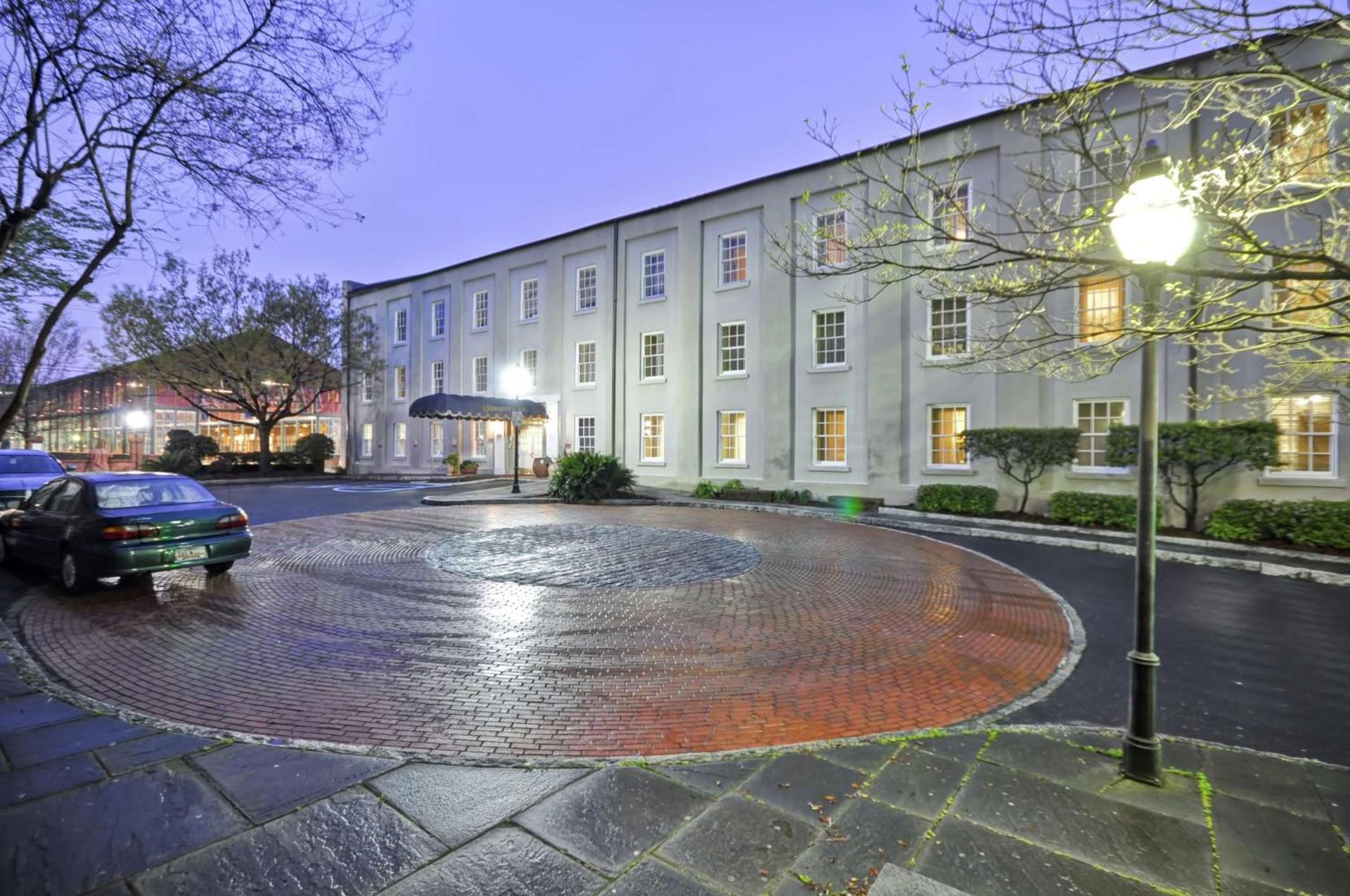 Hampton Inn Charleston-Historic District photo 2