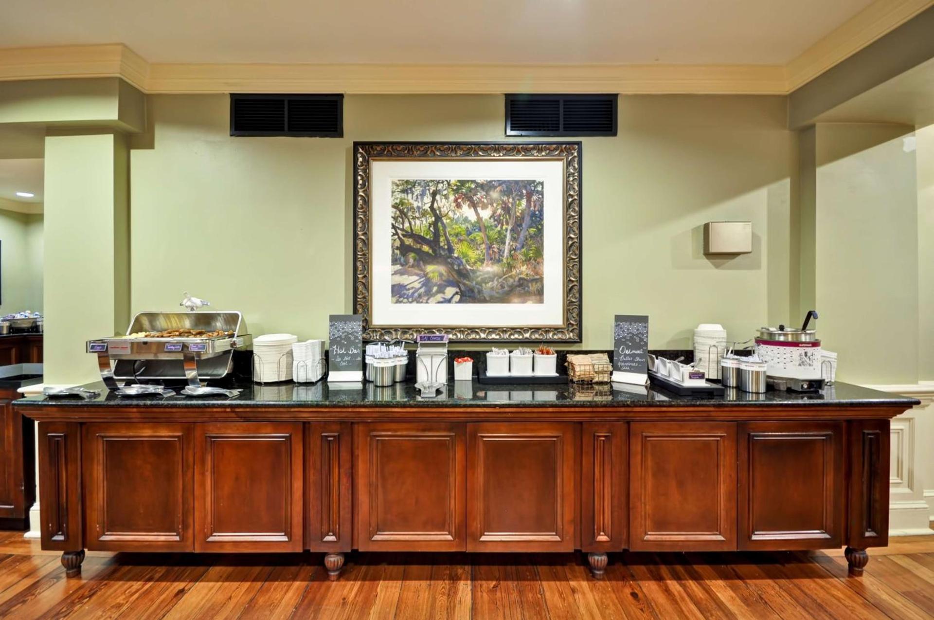 Hampton Inn Charleston-Historic District photo 14