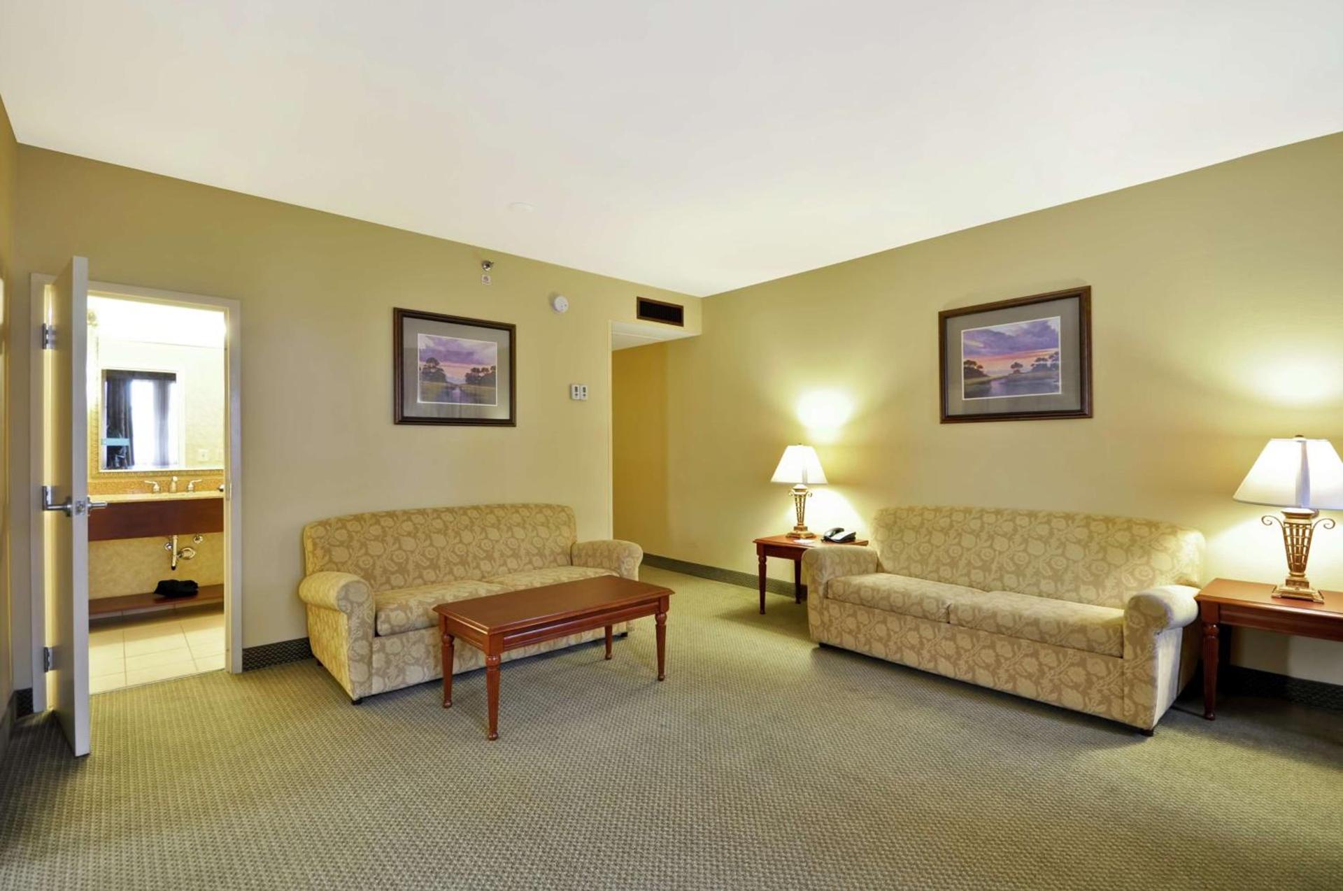 Hampton Inn Charleston-Historic District photo 20