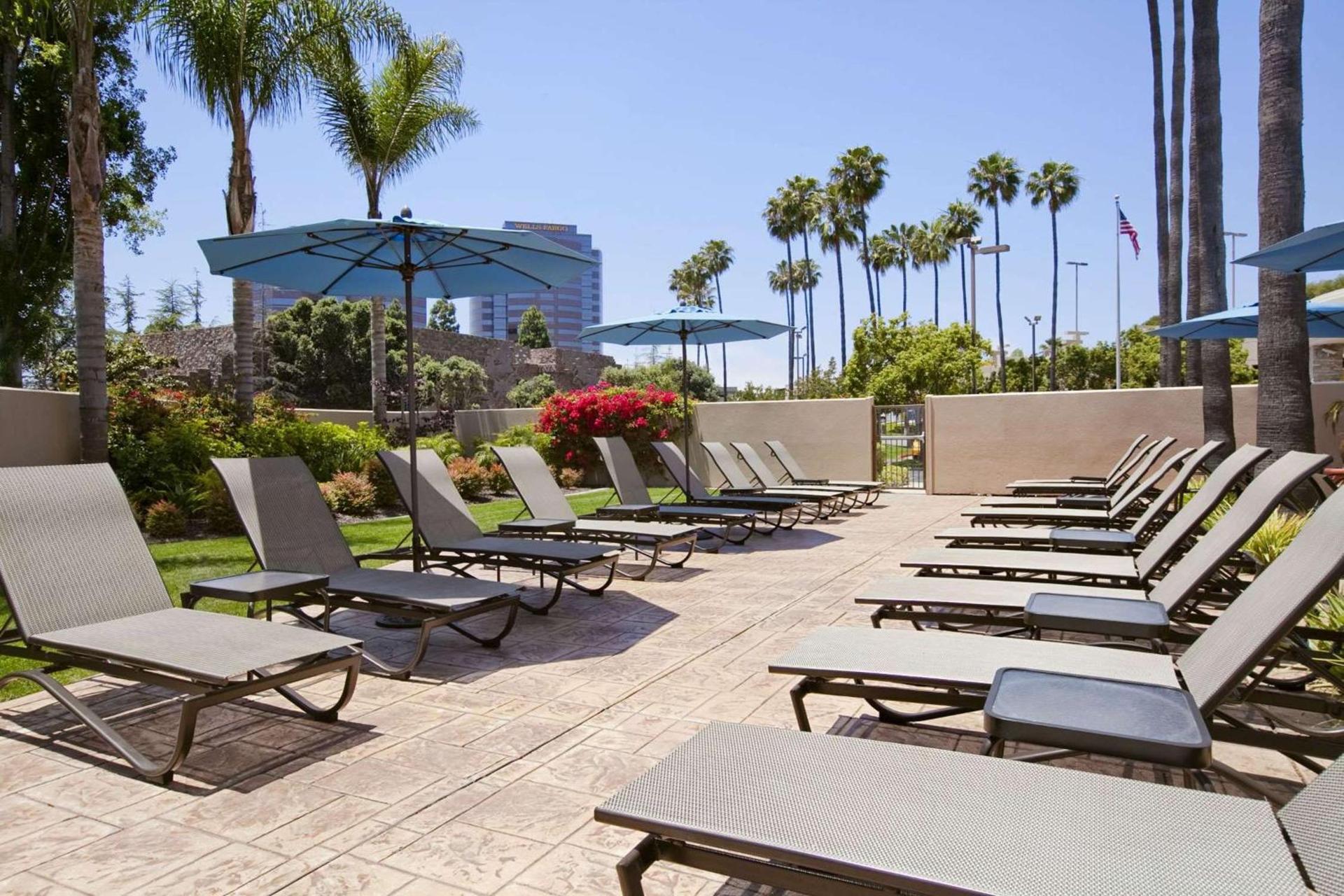 Embassy Suites by Hilton San Diego La Jolla photo 2