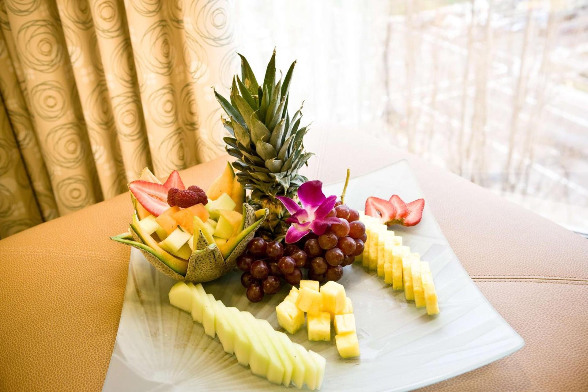 Embassy Suites by Hilton San Diego La Jolla photo 8
