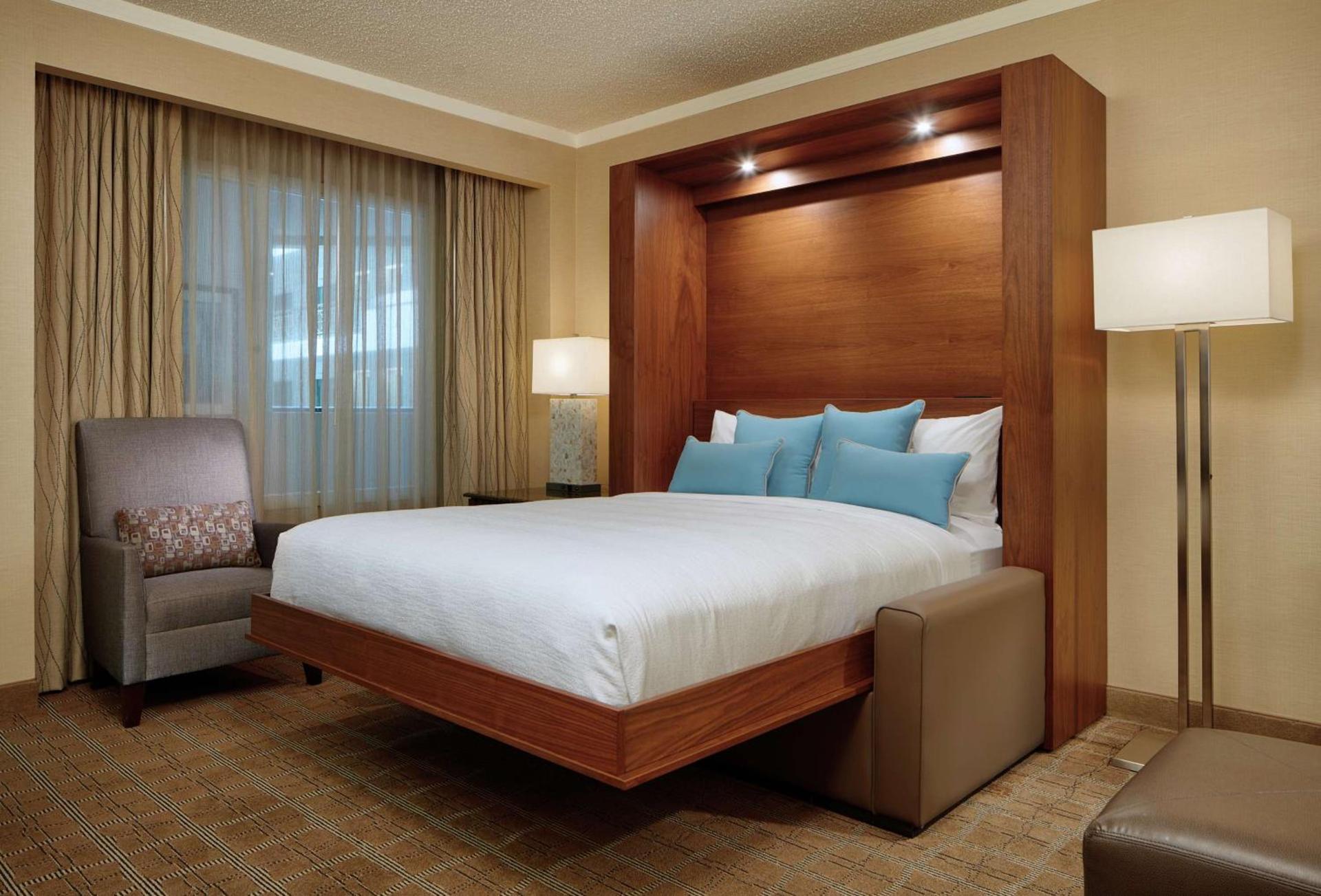 Embassy Suites by Hilton San Diego La Jolla photo 11