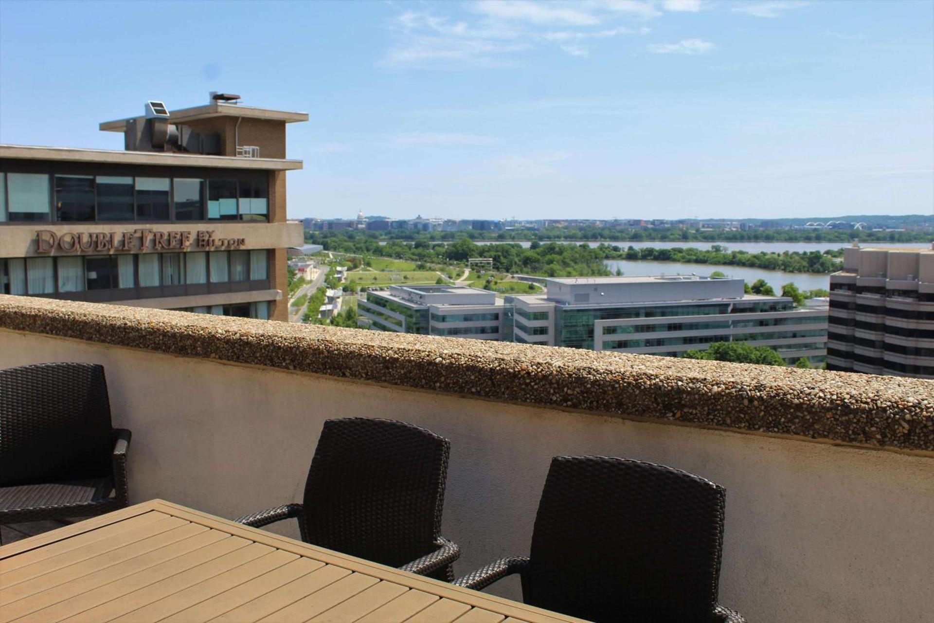 DoubleTree by Hilton Washington DC – Crystal City photo 17
