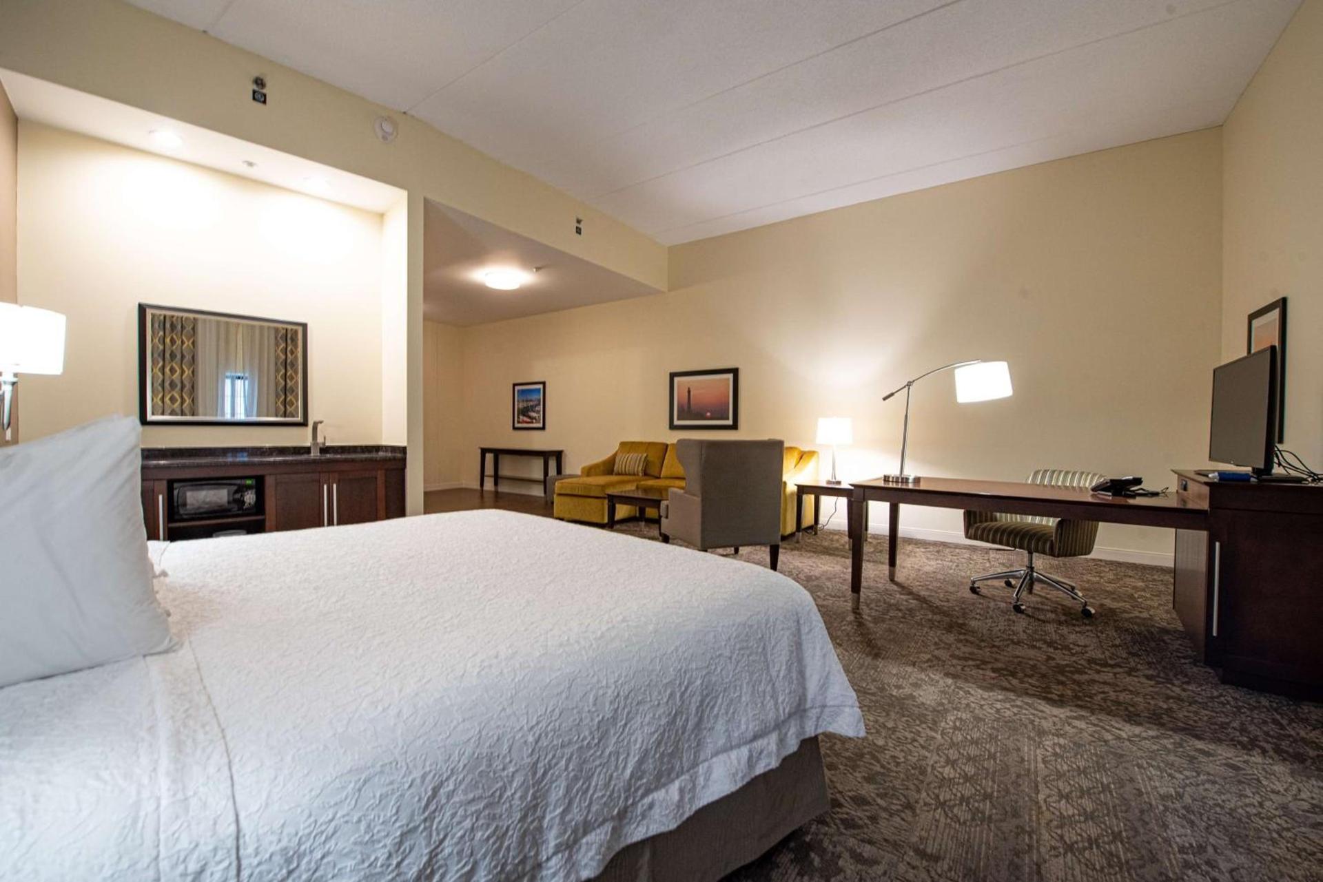 Hampton Inn & Suites By Hilton - Rockville Centre photo 20