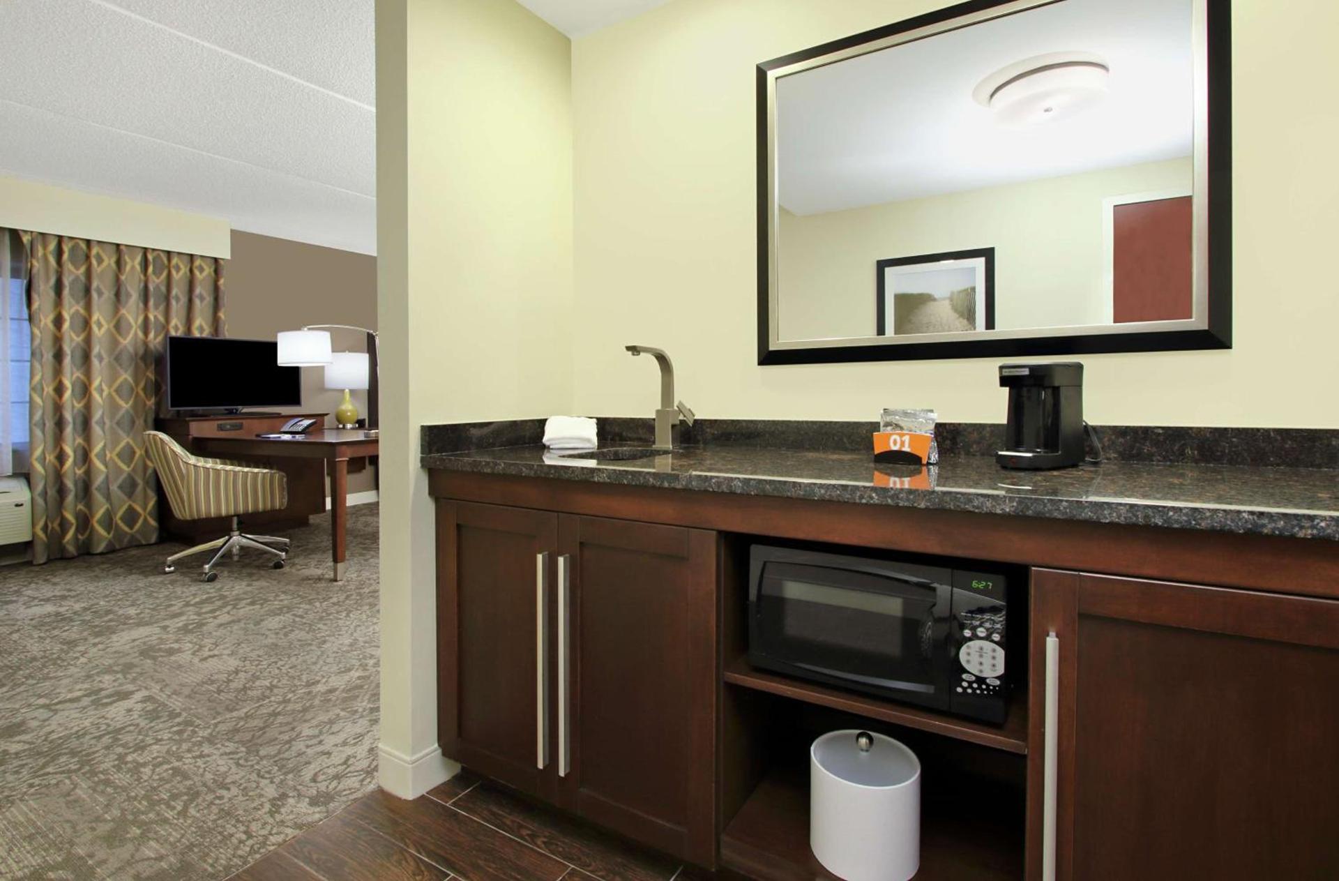Hampton Inn & Suites By Hilton - Rockville Centre photo 31