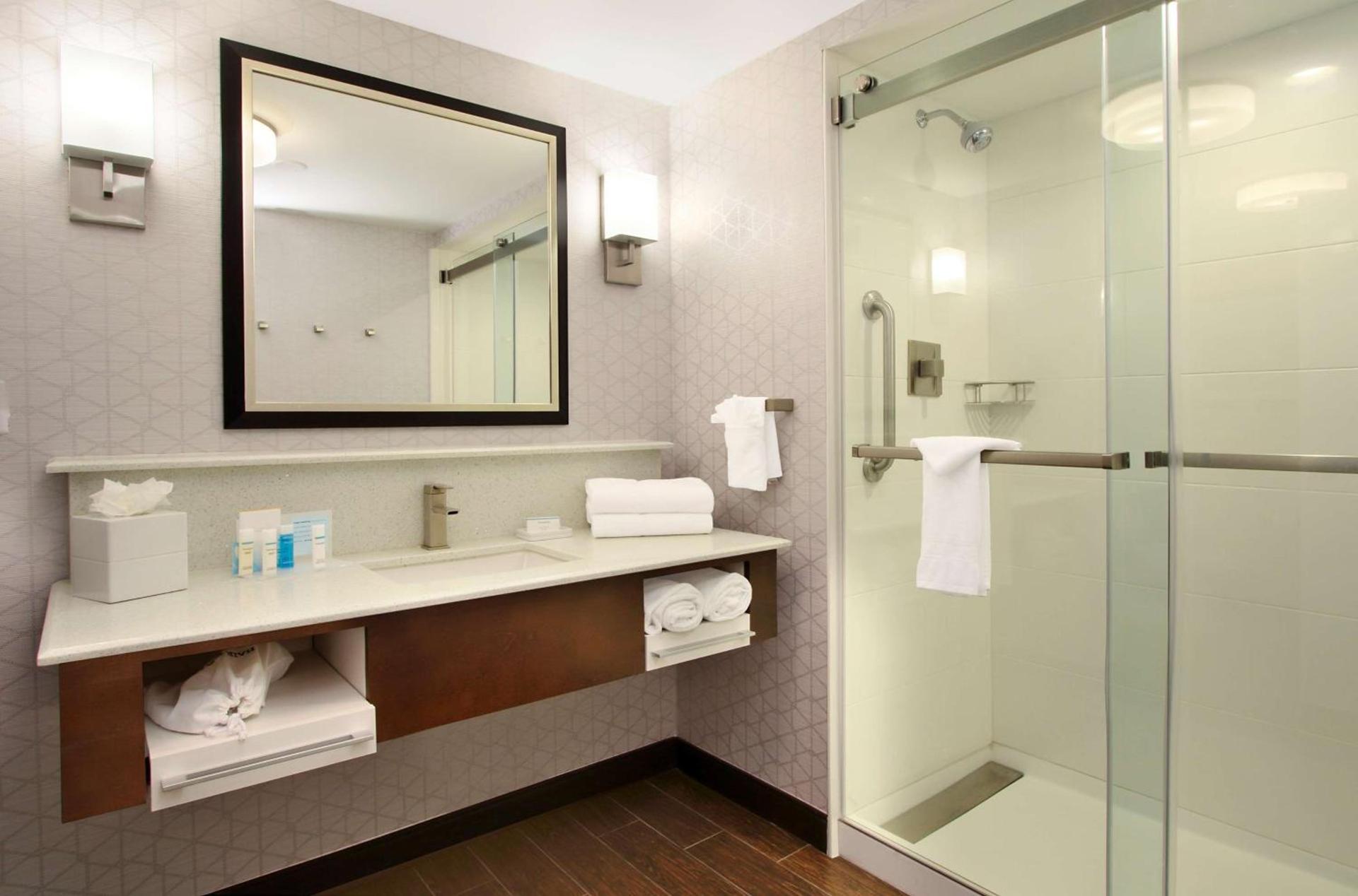 Hampton Inn & Suites By Hilton - Rockville Centre photo 37