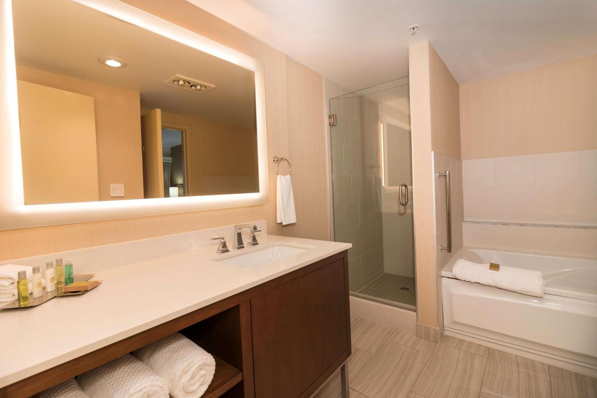 DoubleTree by Hilton Spokane City Center photo 30