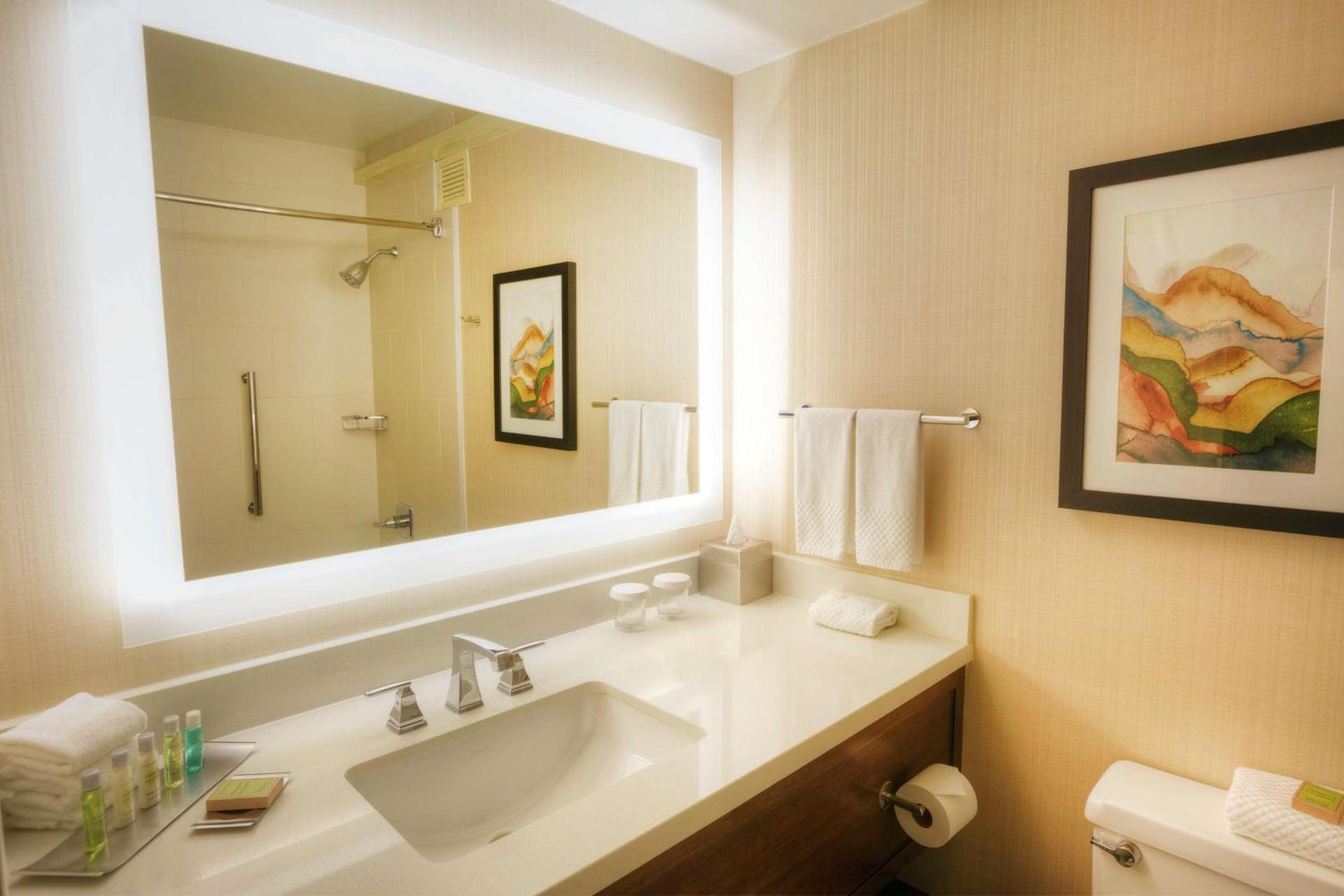 DoubleTree by Hilton Spokane City Center photo 35