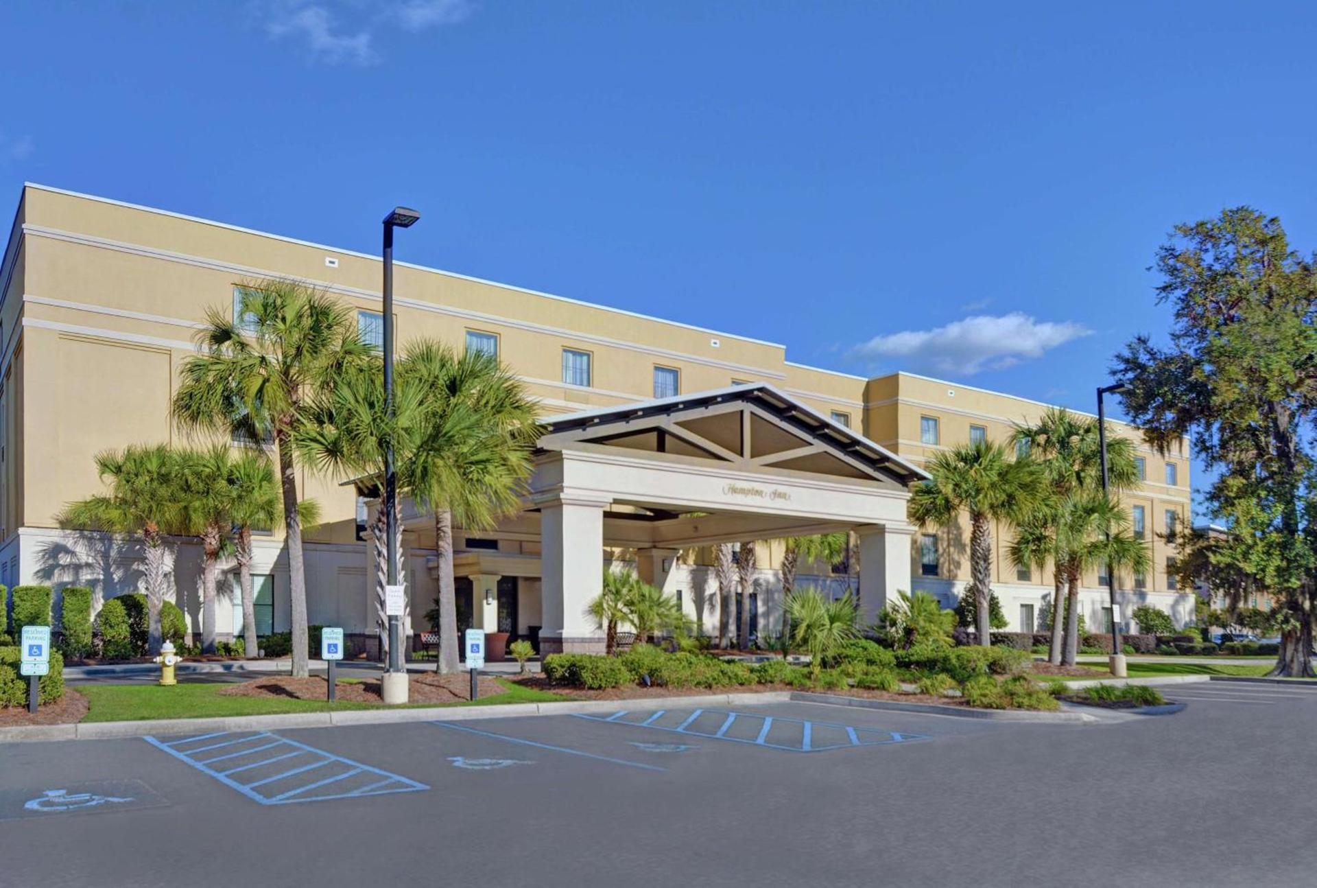 Hampton Inn Charleston-Daniel Island photo 2