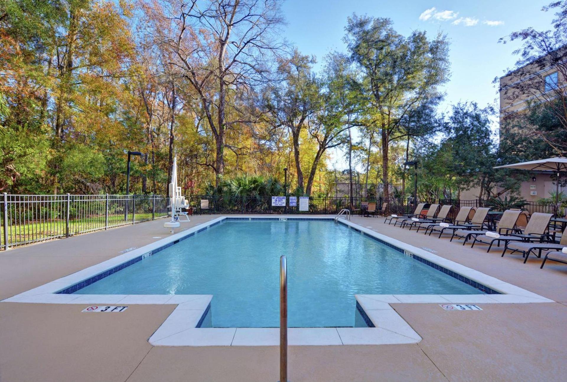 Hampton Inn Charleston-Daniel Island photo 8