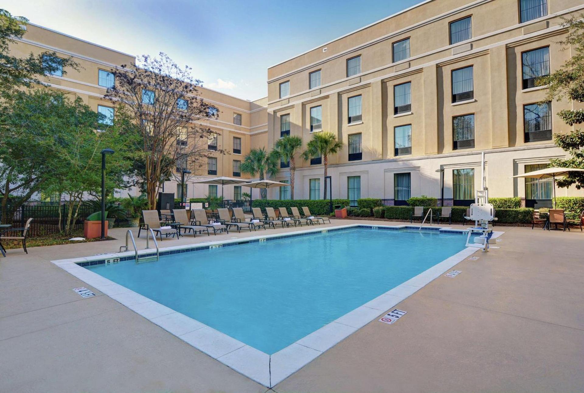 Hampton Inn Charleston-Daniel Island photo 9