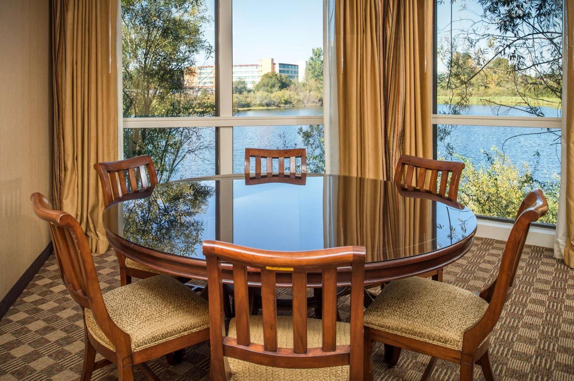 DoubleTree by Hilton Seattle Airport photo 31