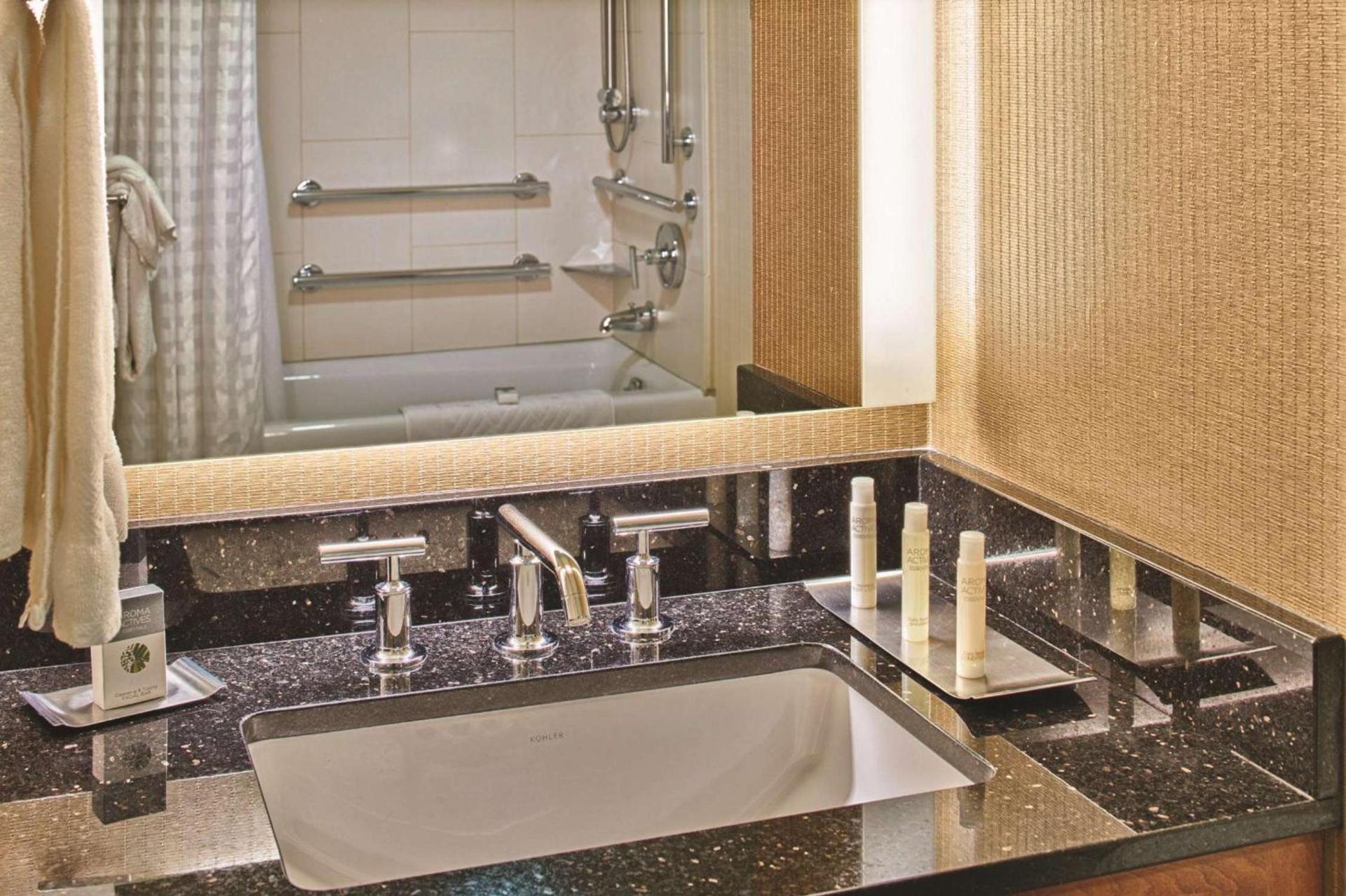 DoubleTree by Hilton Seattle Airport photo 36