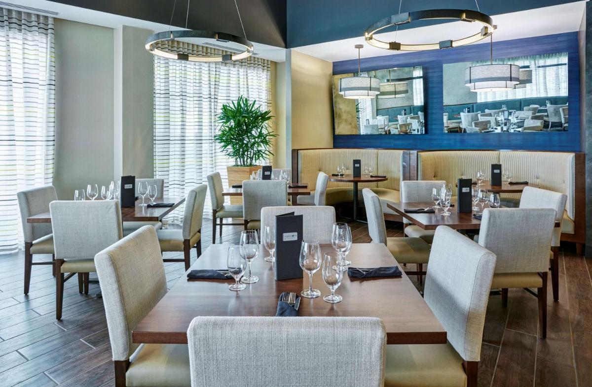 Doubletree by Hilton Charlotte Uptown photo 9