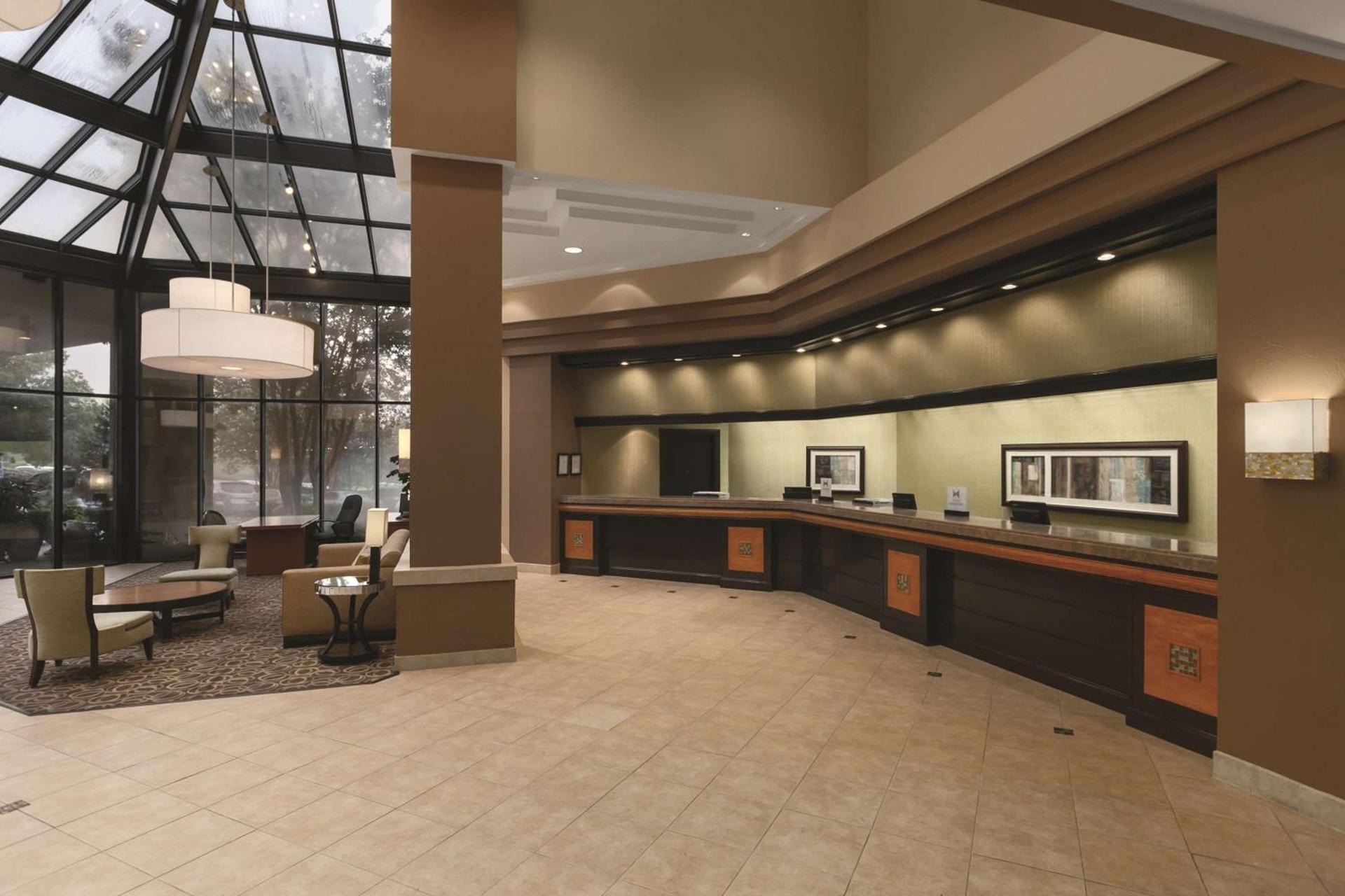 Embassy Suites Birmingham photo 6