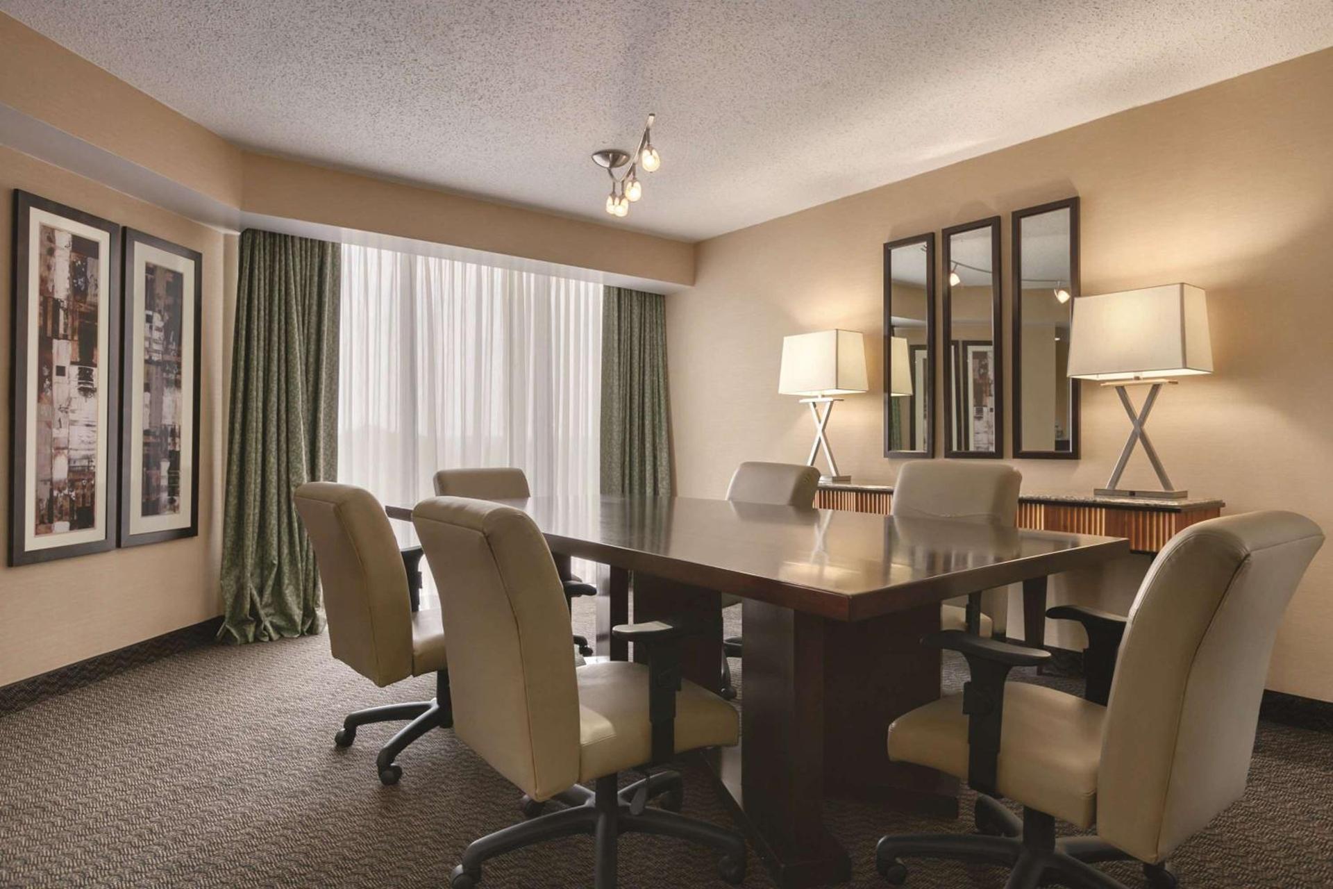 Embassy Suites Birmingham photo 19