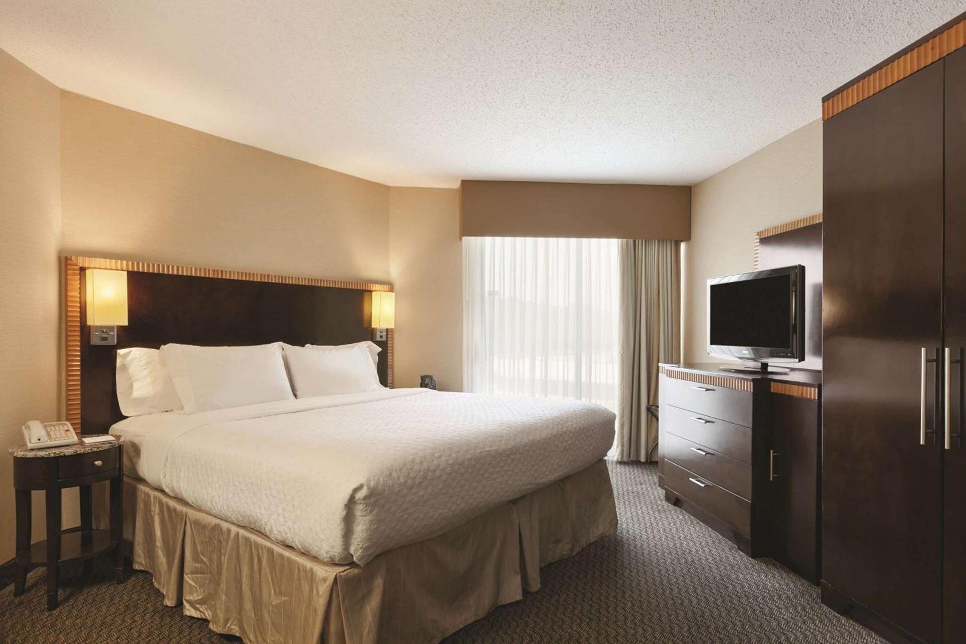 Embassy Suites Birmingham photo 24